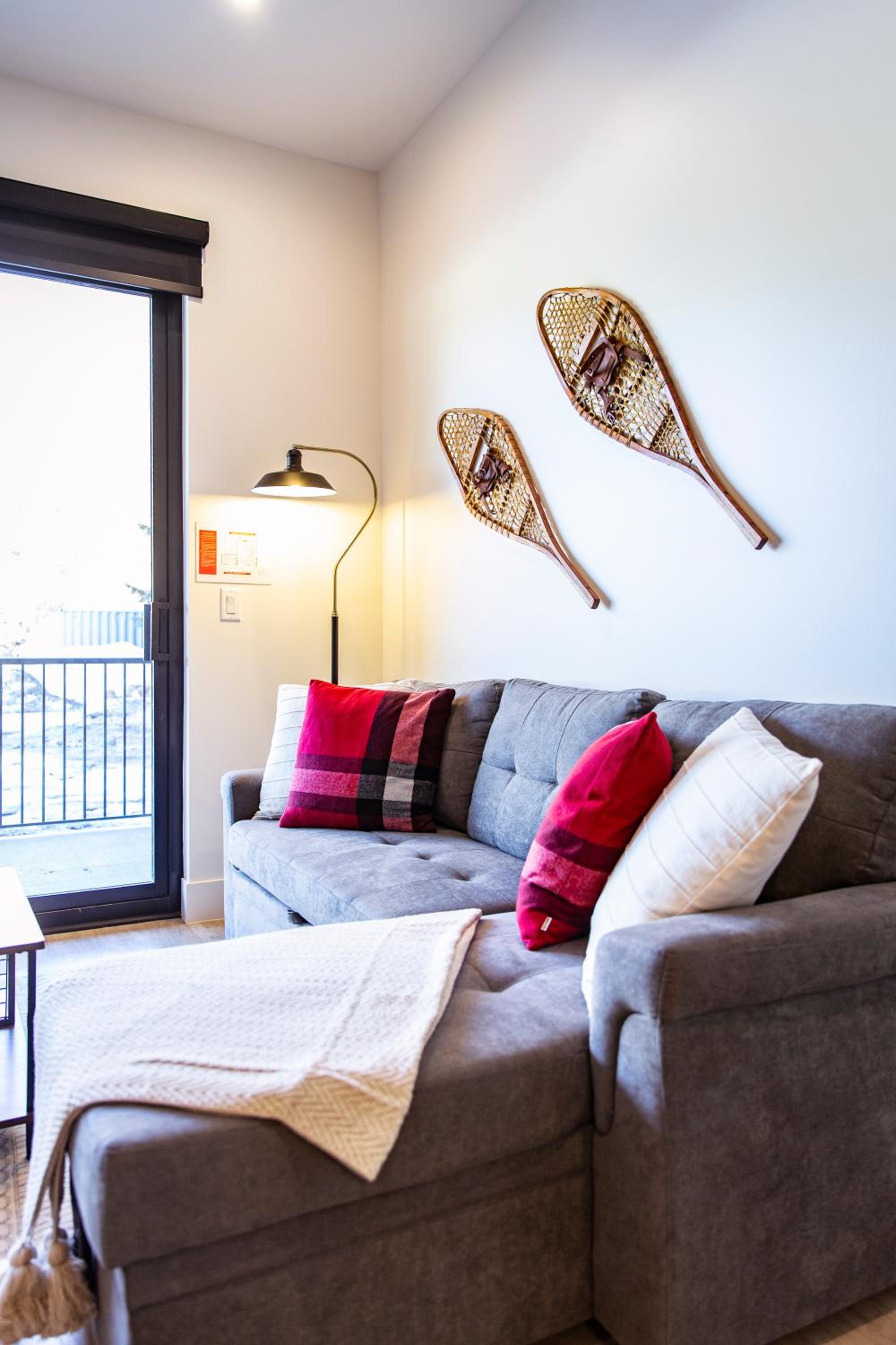 Monashee Sunshine - Condo with Private Hot Tub