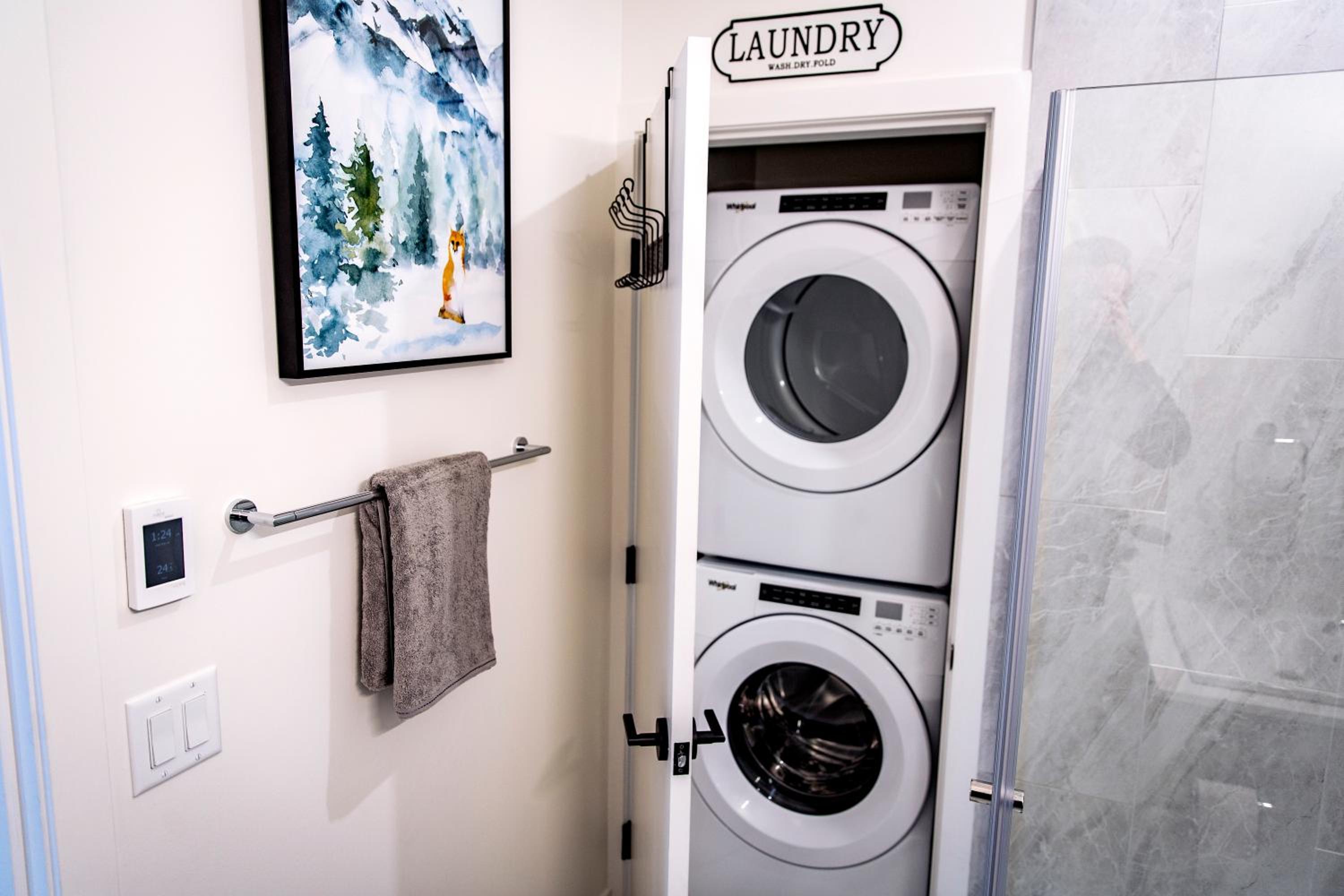 Monashee Sunshine - Condo with Private Hot Tub