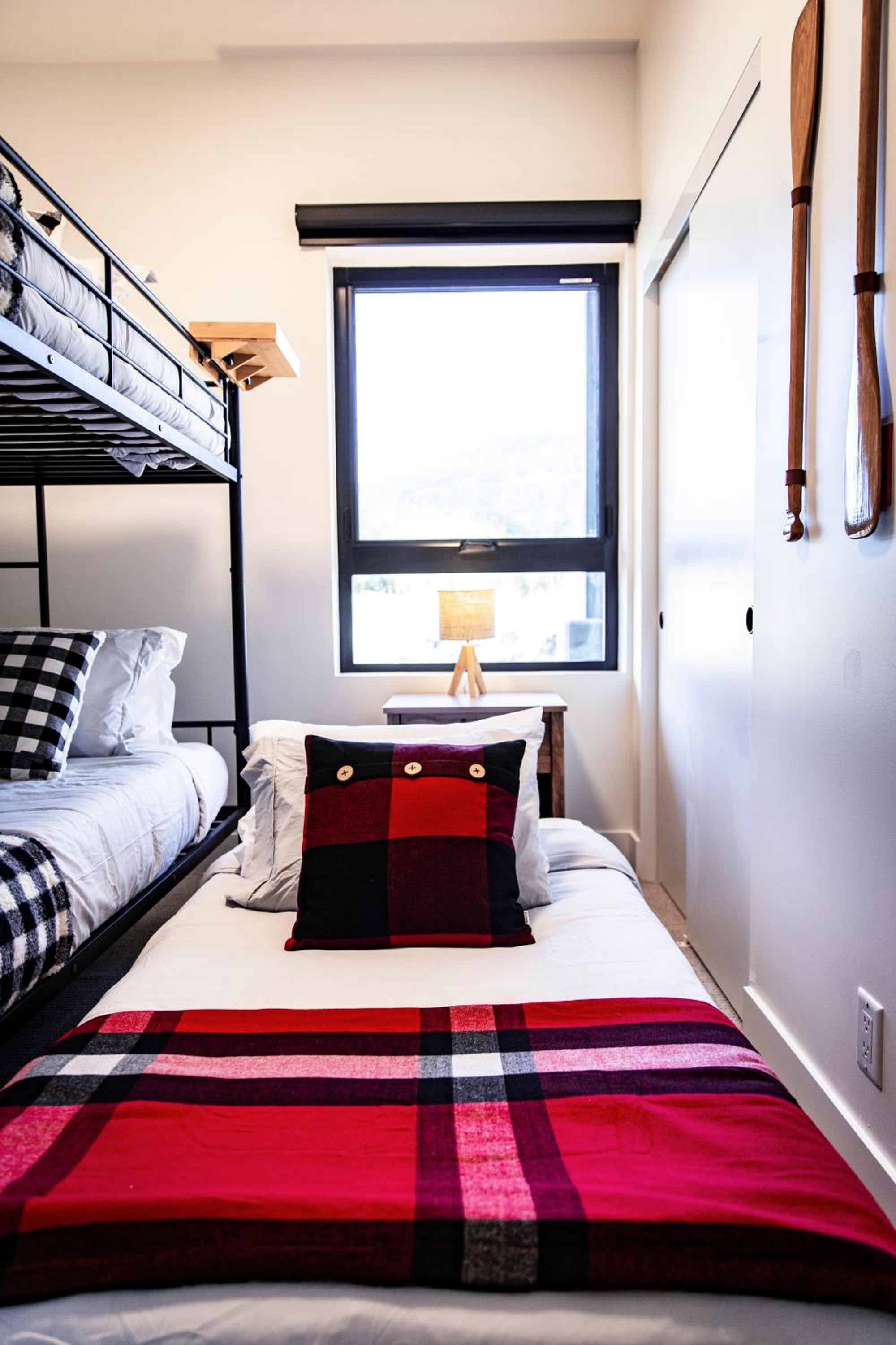 Monashee Sunshine - Condo with Private Hot Tub