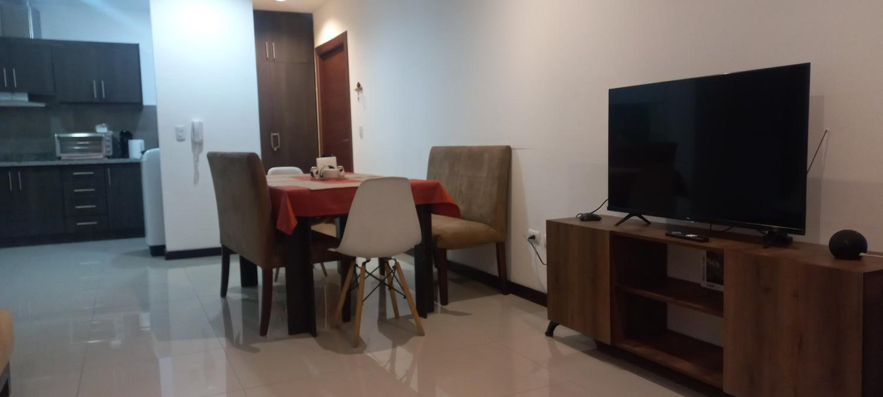 Departamento excelente ubicación con parqueo
