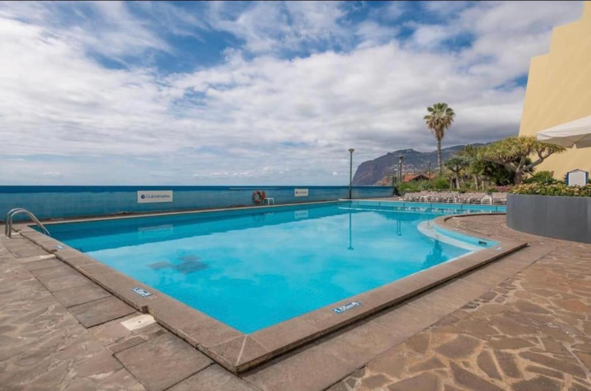 Sea Breeze Beach Penthouse - Praia Formosa view 2