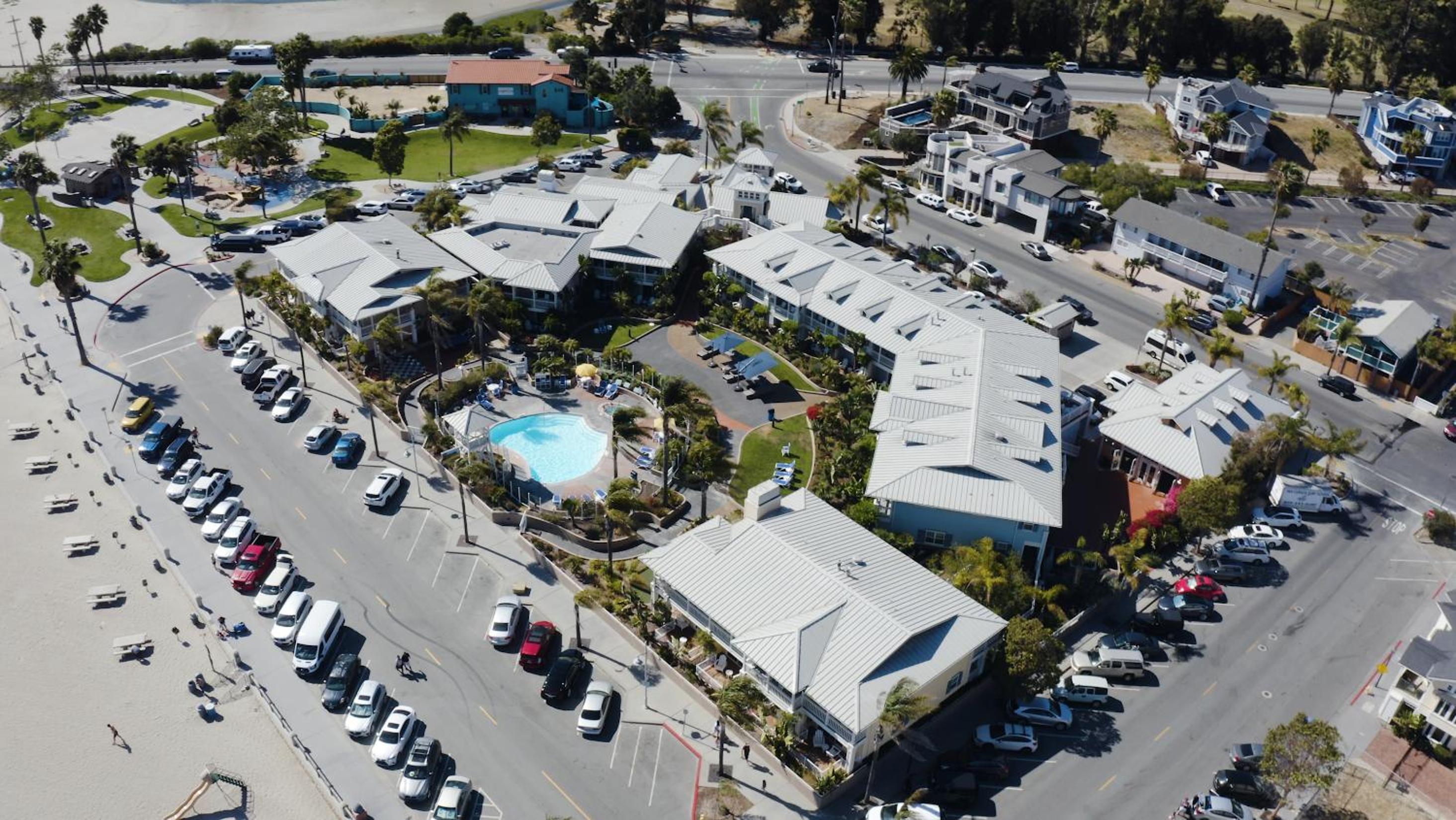 Hotel Avila Lighthouse Suites - Image 1