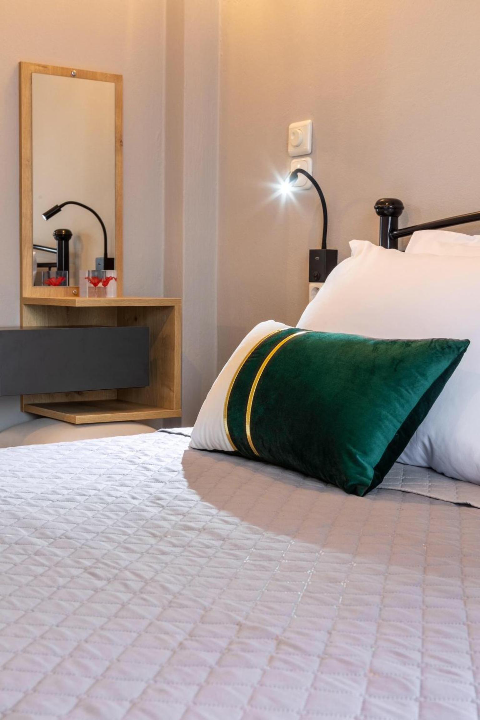 Johnny's Three Bedroom Apartment photo 2