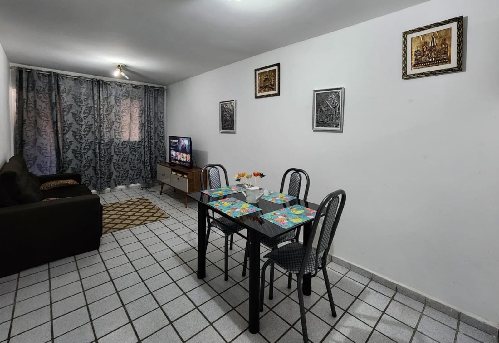 Apartamento com 3 quartos para até 6 pessoas