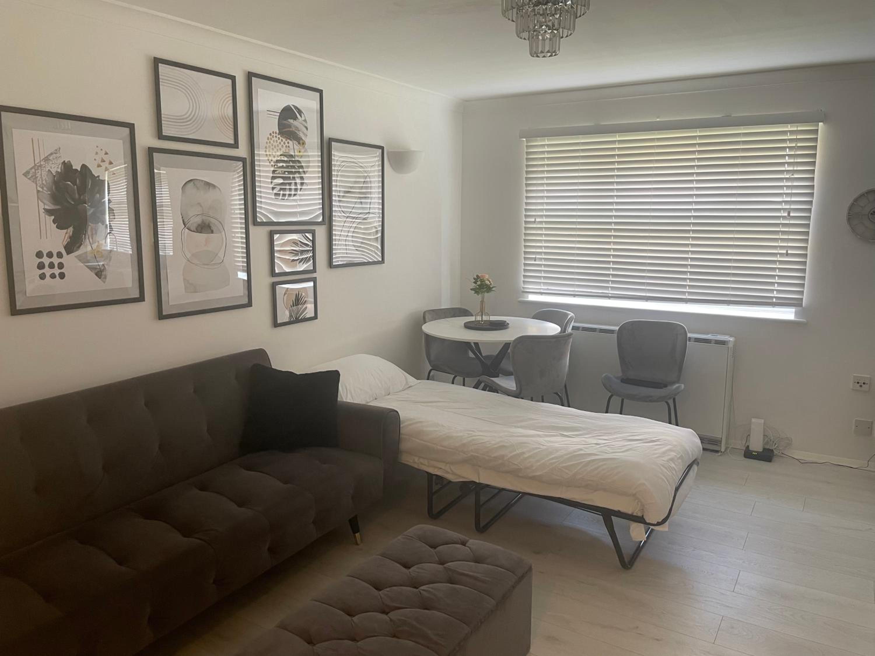 Stylish 1 Bedroom close to Tooting Bec Station
