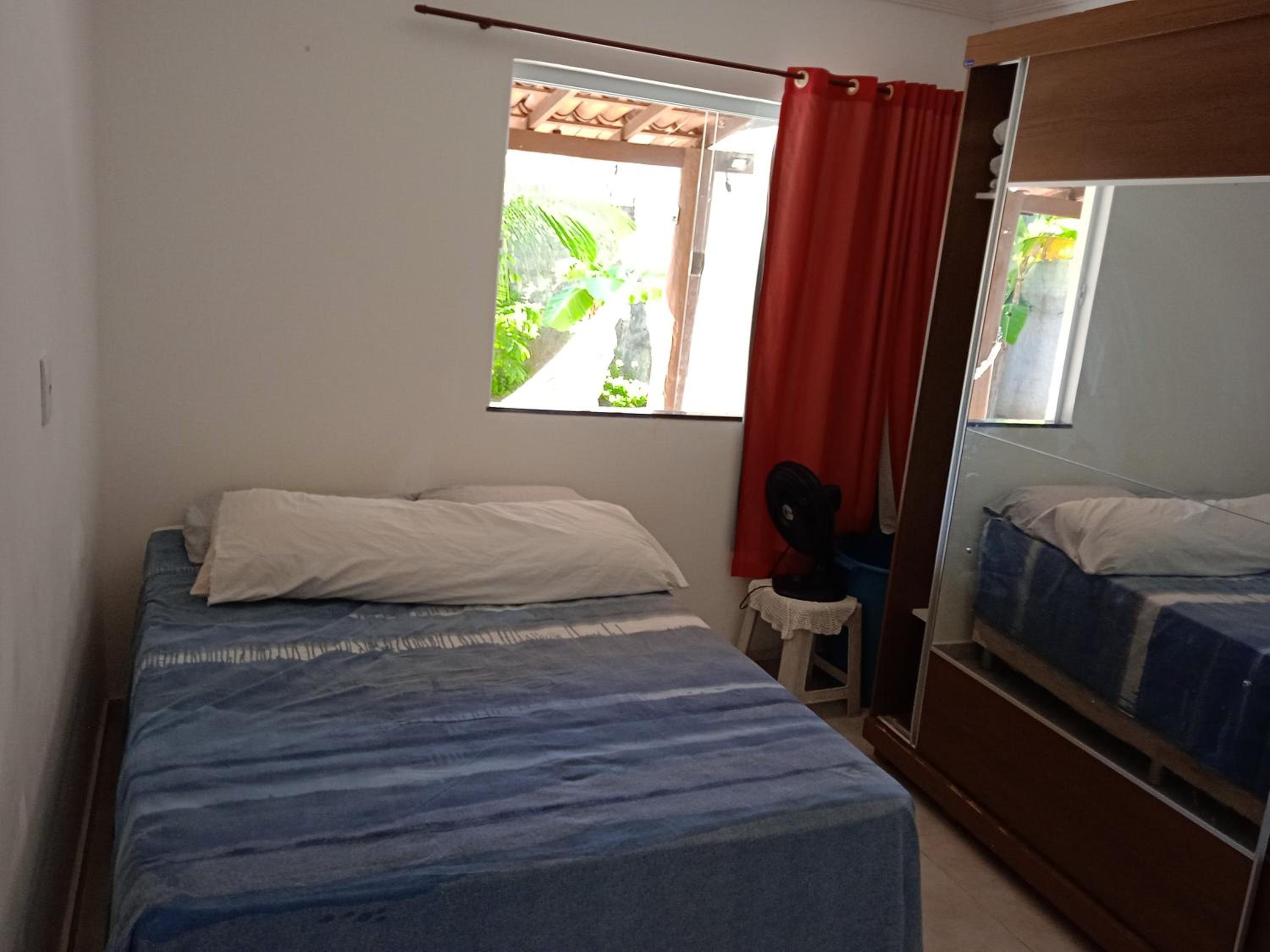 Casa com piscina e 3 quartos ampla e individual