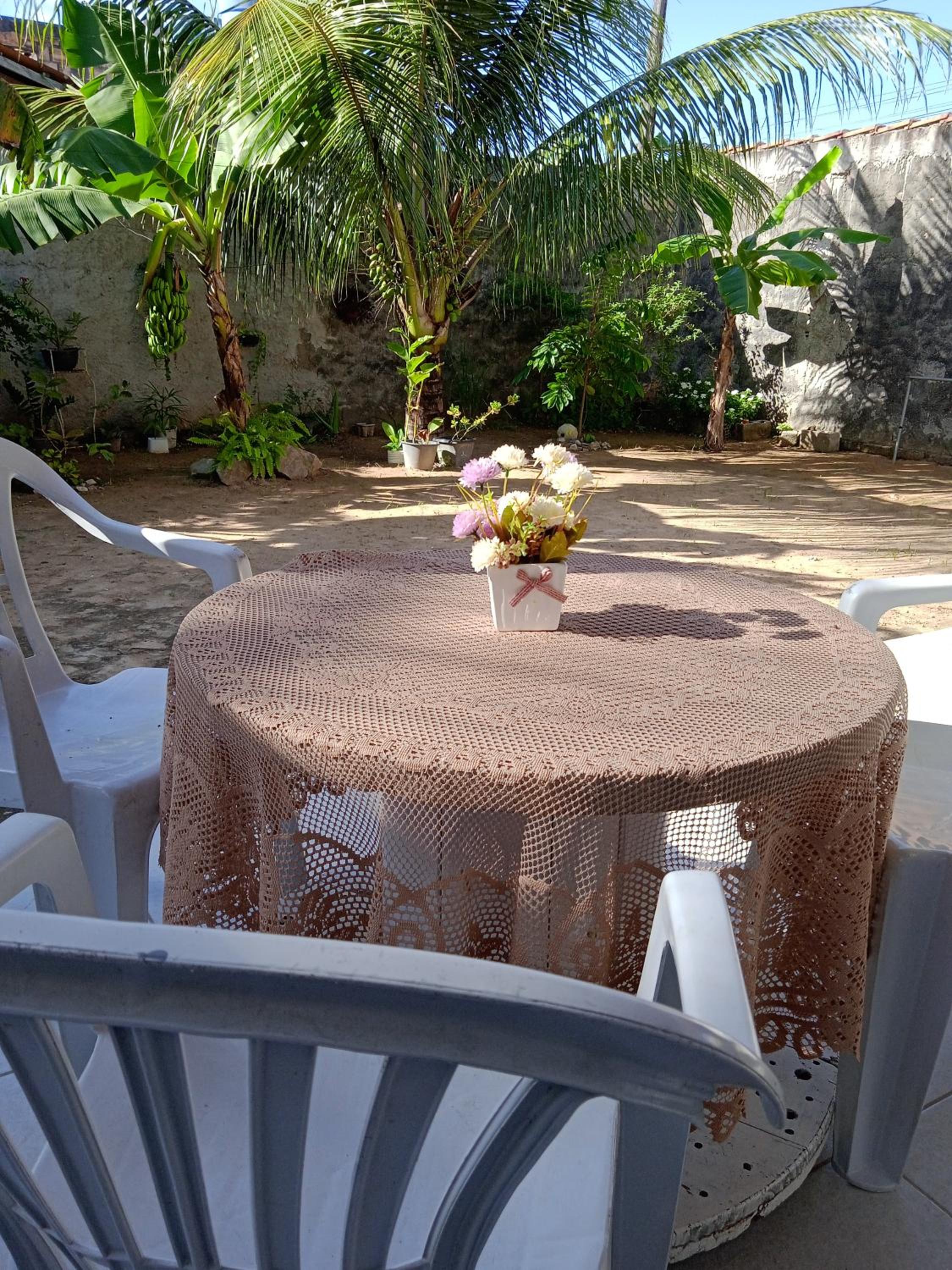 Casa com piscina e 3 quartos ampla e individual