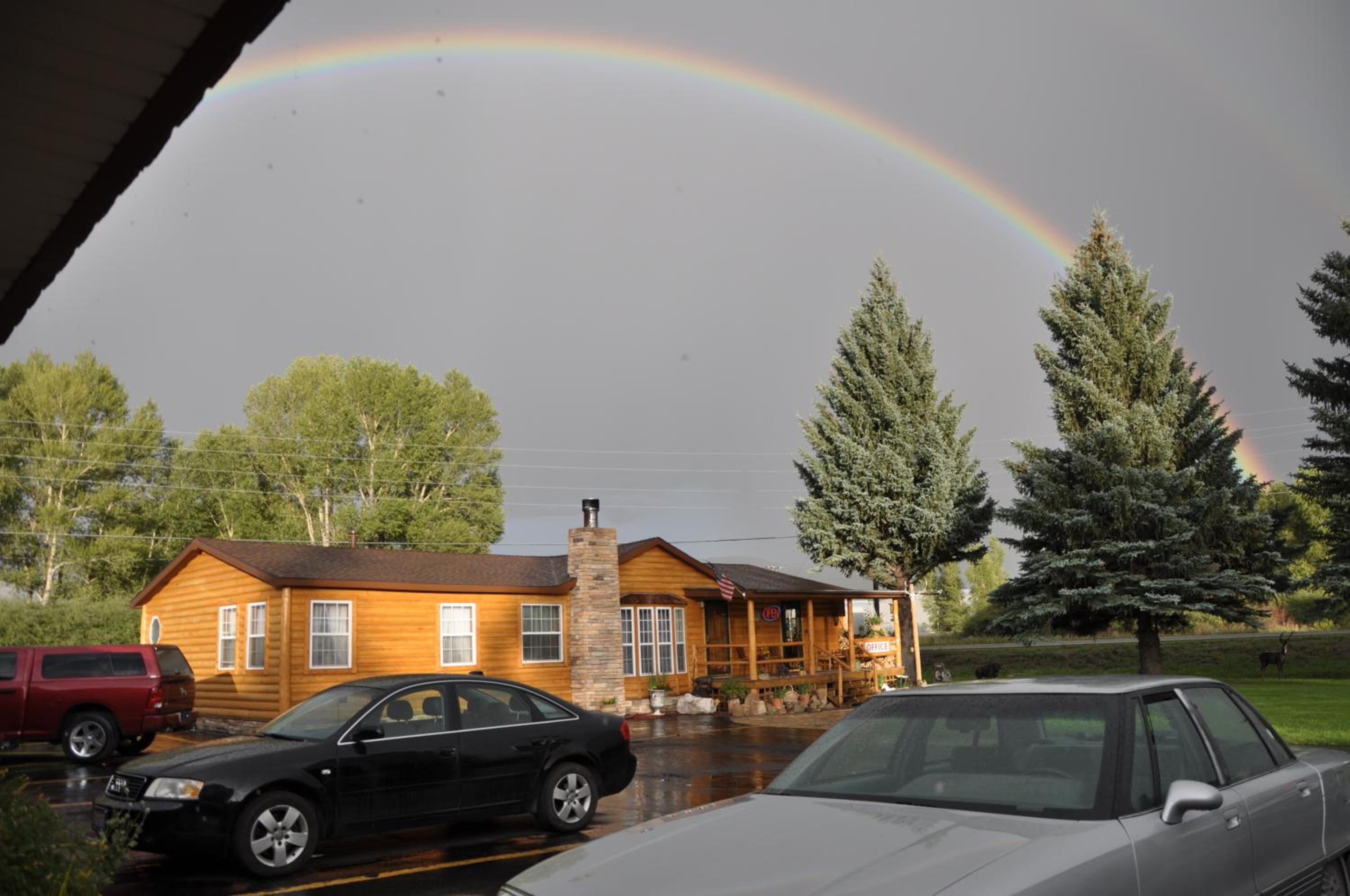 Gunnison Vacations - Long Holiday Motel - Property Image 35