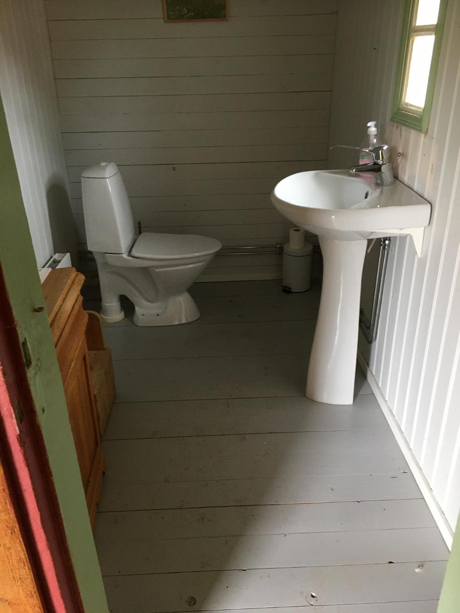 Liten stuga mitt i naturen på Kinnekulle view 3