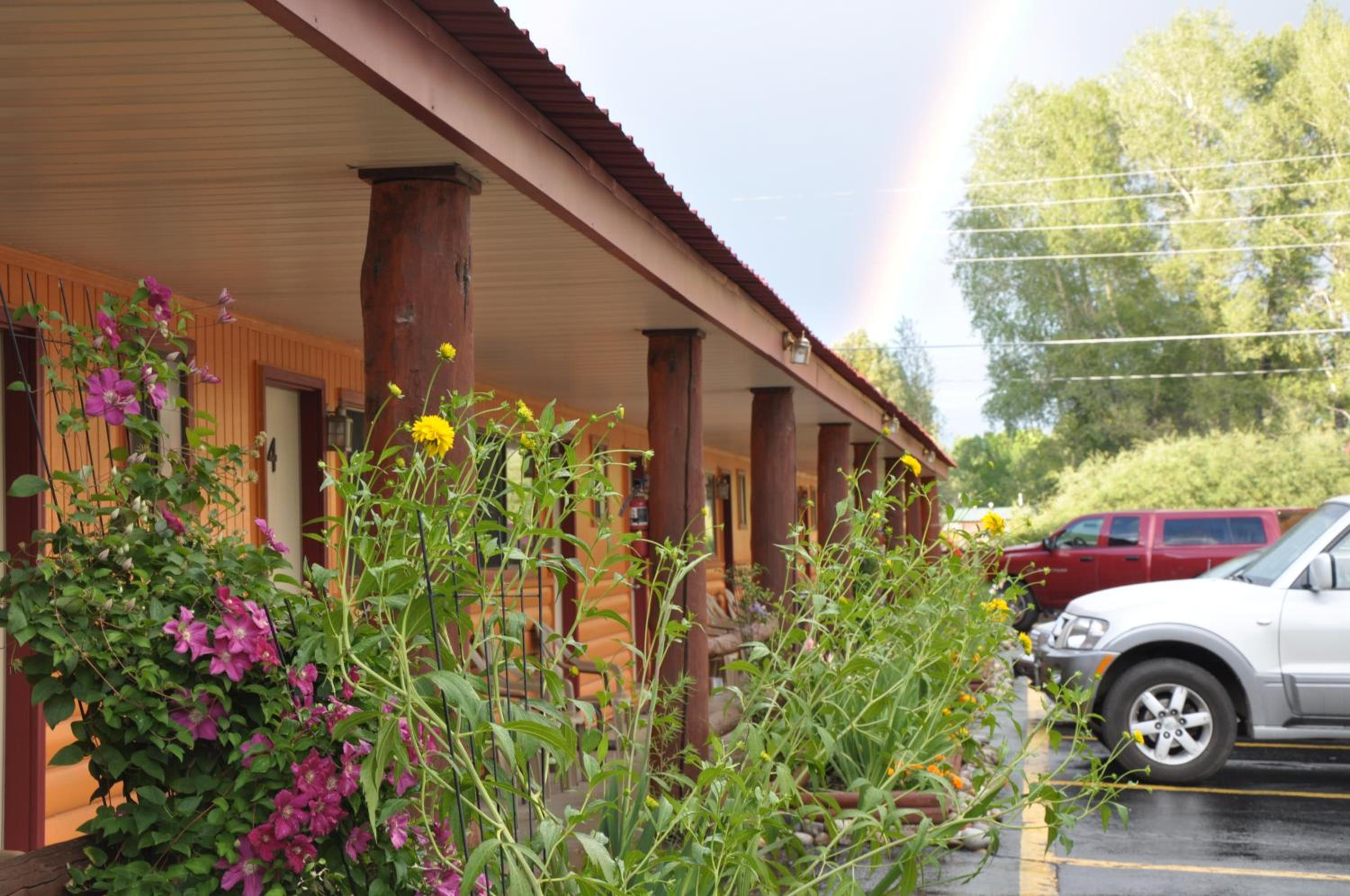 Gunnison Vacations - Long Holiday Motel - Property Image 37