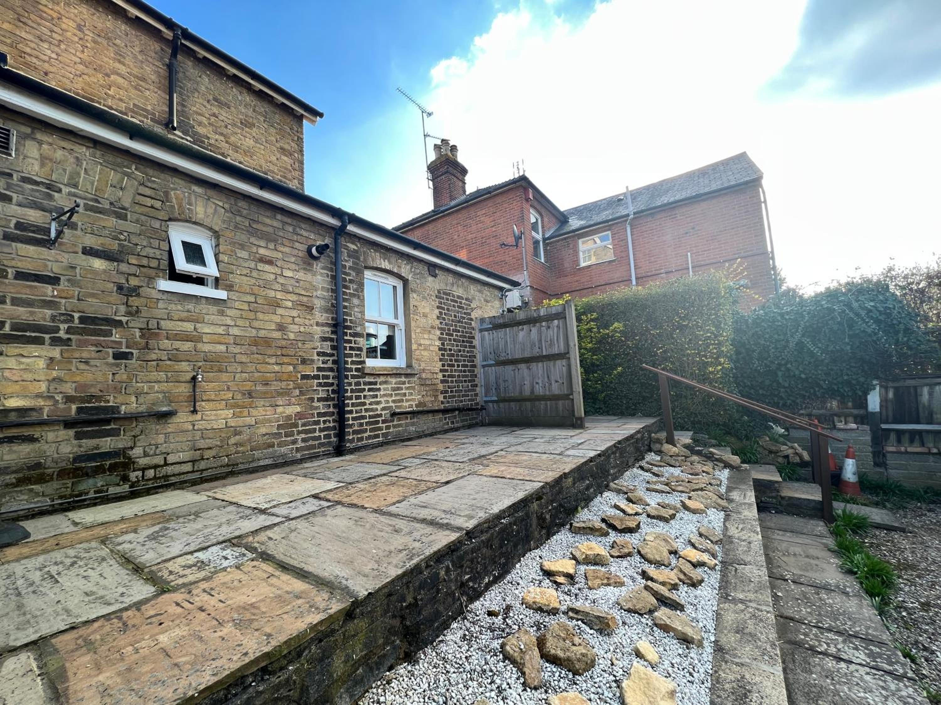 Basingstoke Vacations - The Snicket Apartment - Property Image 5