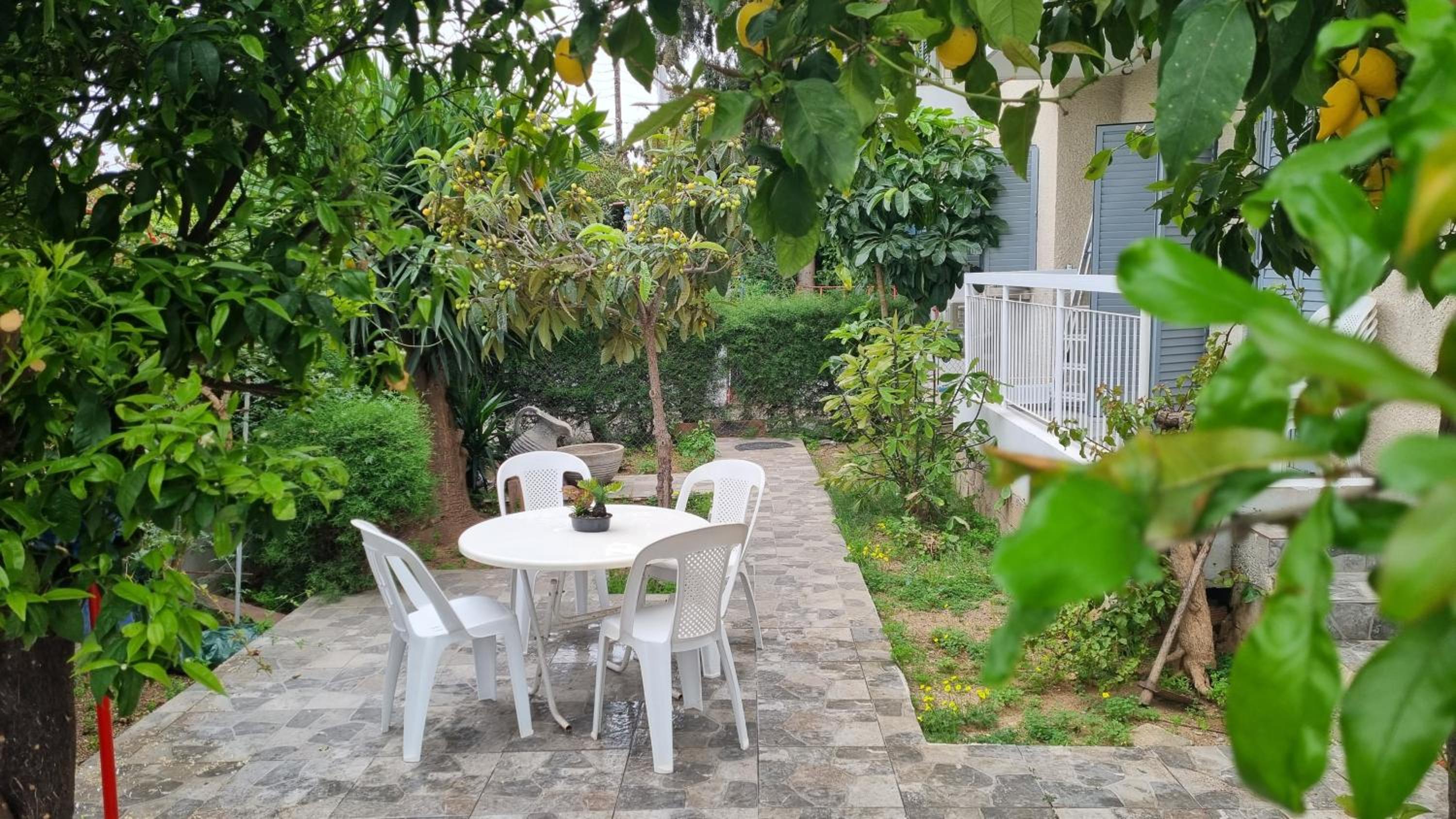 Elpida Lemon Garden House