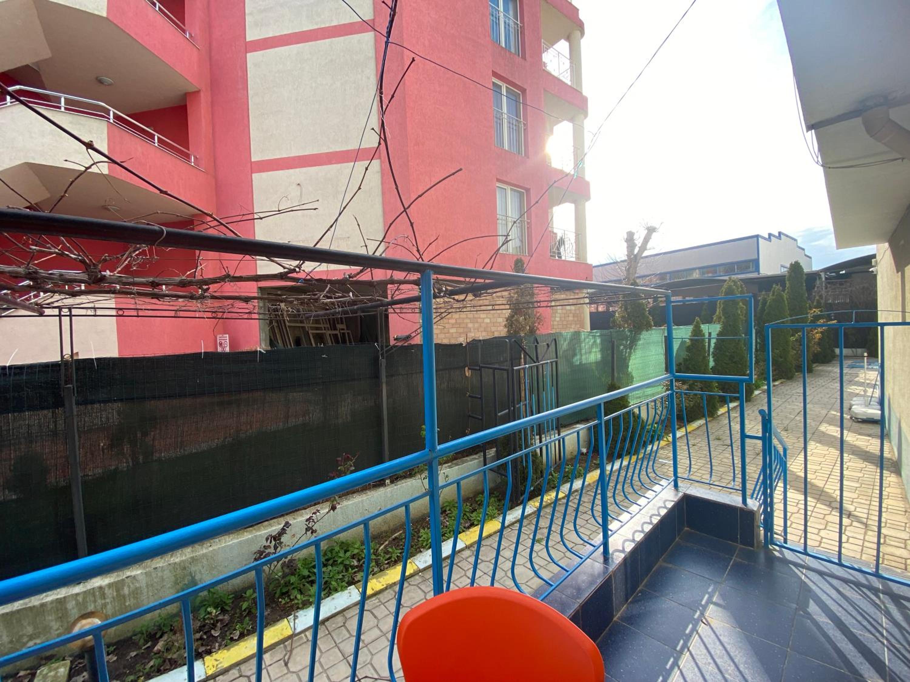 VIOLET GARDEN 2 Veranda Apartment