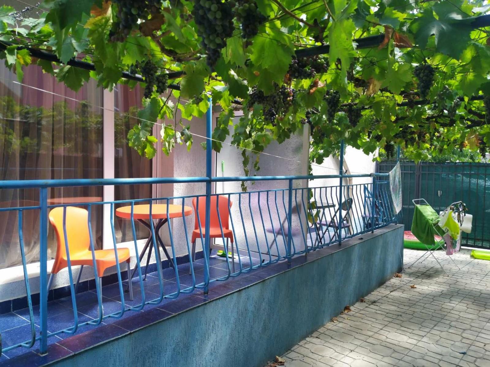VIOLET GARDEN 2 Veranda Apartment
