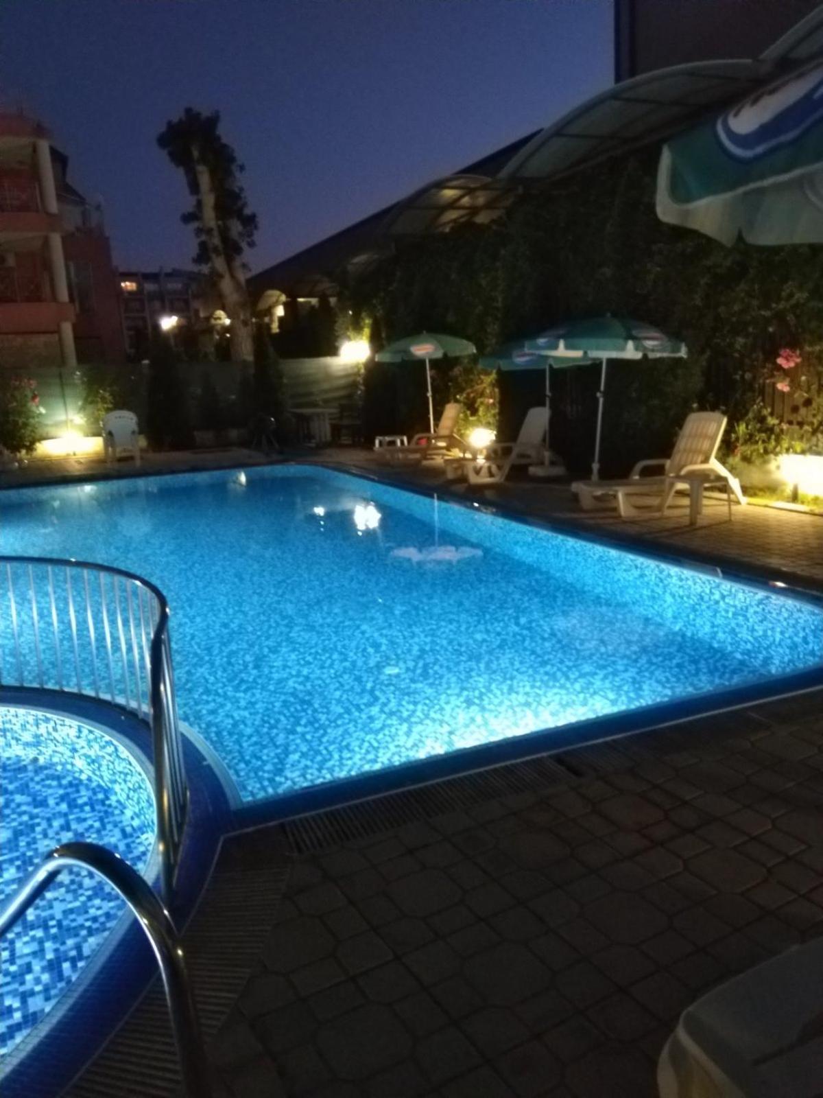 VIOLET GARDEN 2 Veranda Apartment