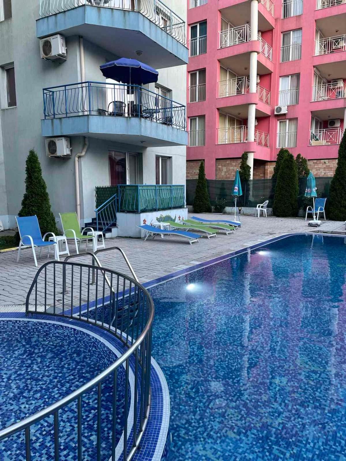 VIOLET GARDEN 2 Veranda Apartment