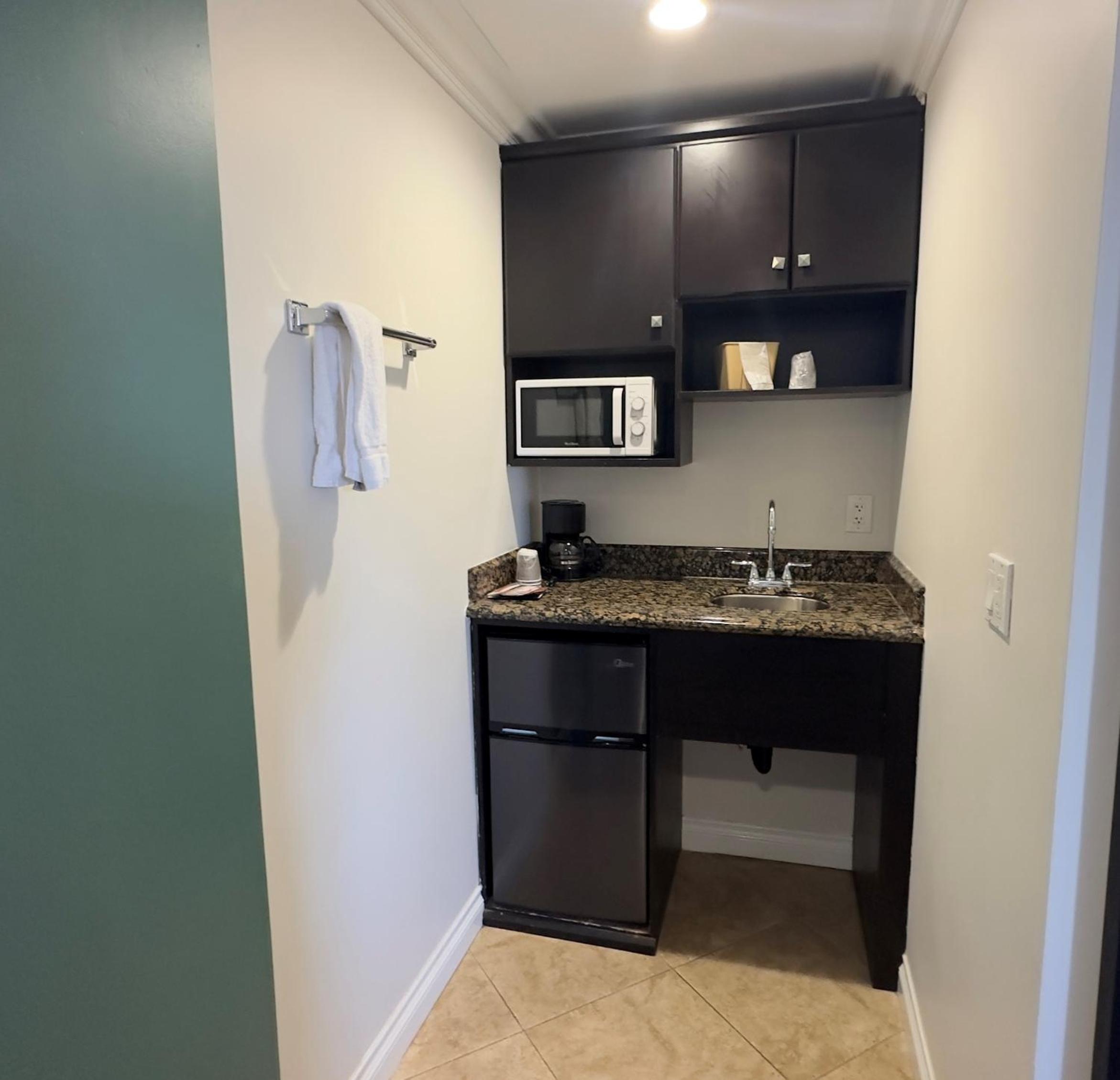 Garden Inn and Suites Glendora - Property Image 12