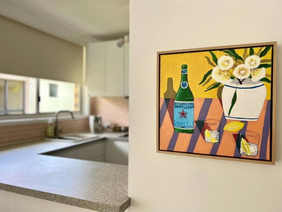 Blush on Broadbeach- beachside and pet friendly, 3rd floor walk up