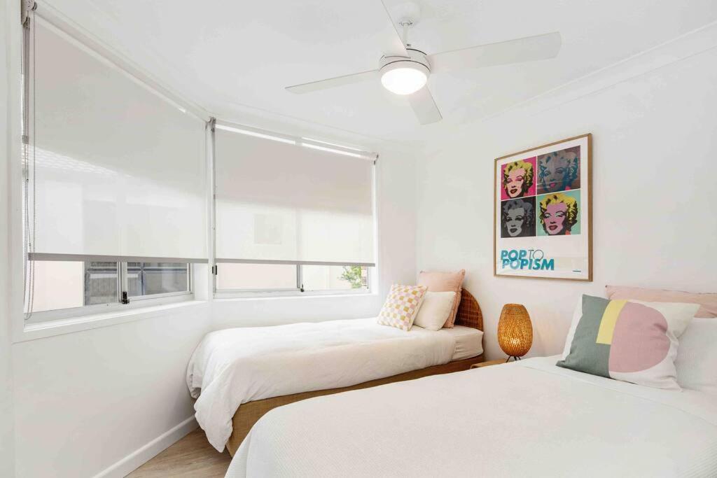 Blush on Broadbeach- beachside and pet friendly, 3rd floor walk up