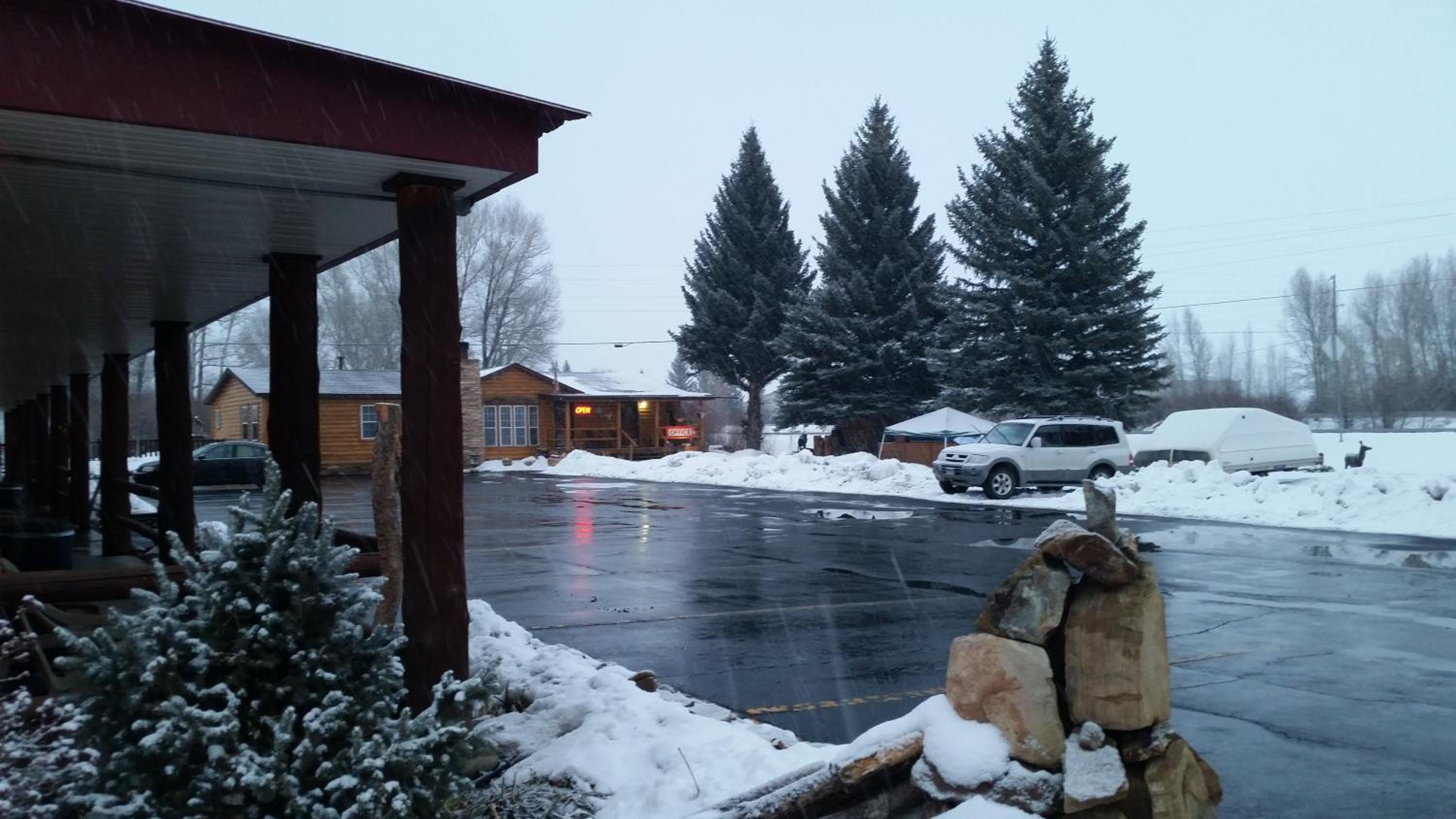 Gunnison Vacations - Long Holiday Motel - Property Image 11