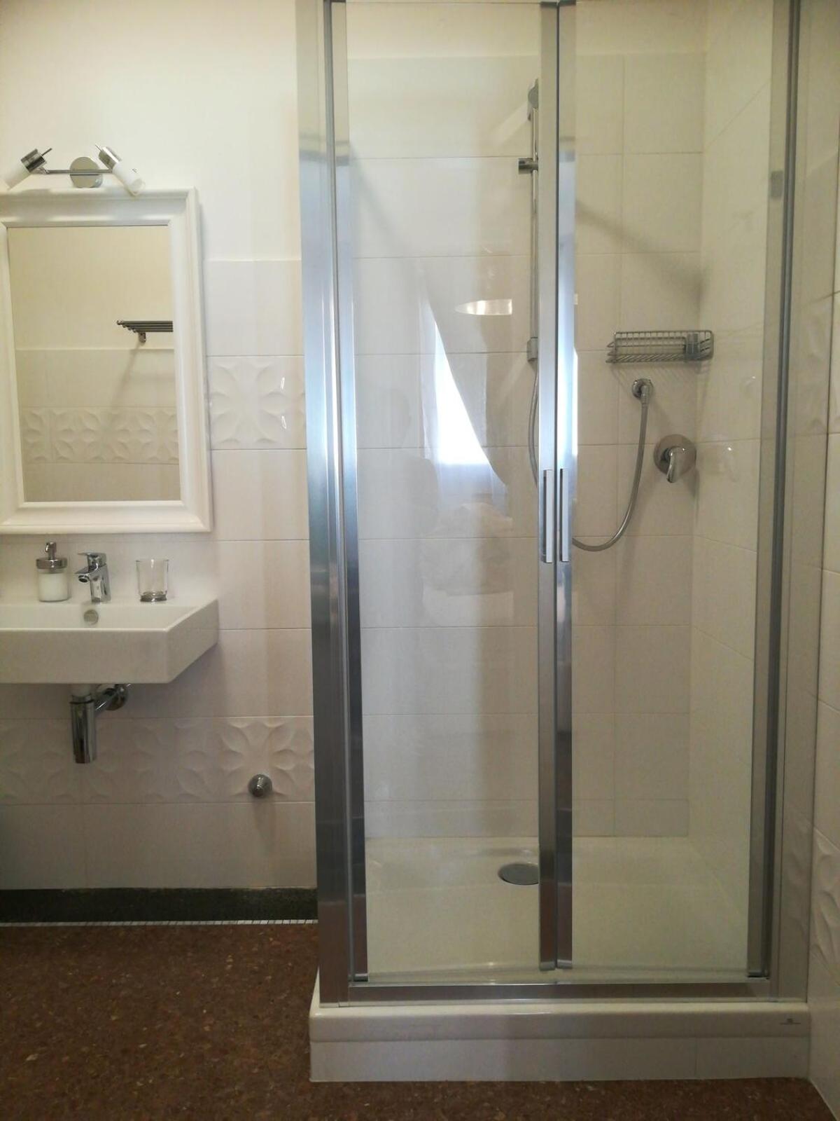 Le logge en Pisa — bathroom