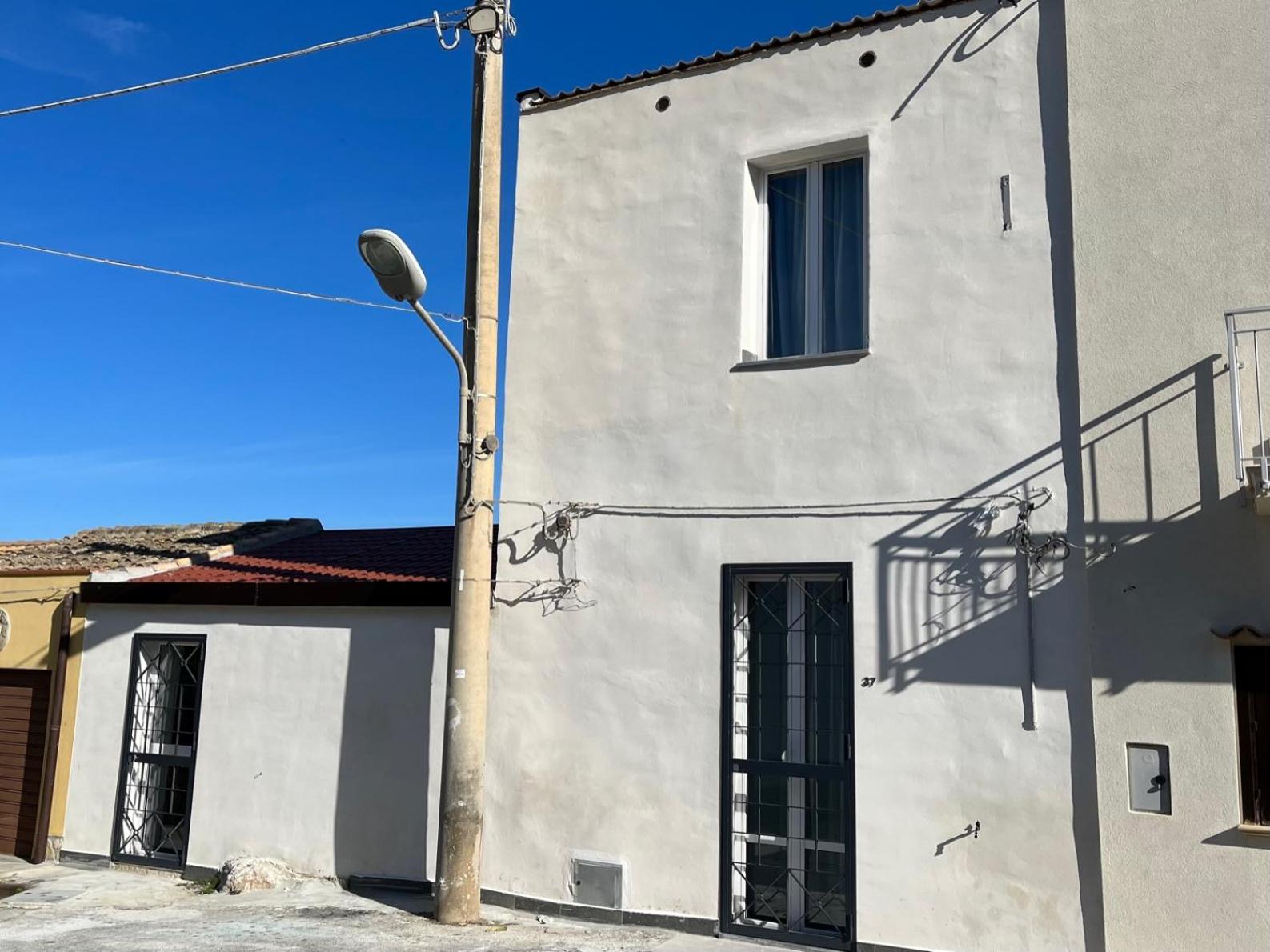 Little Home Valderice