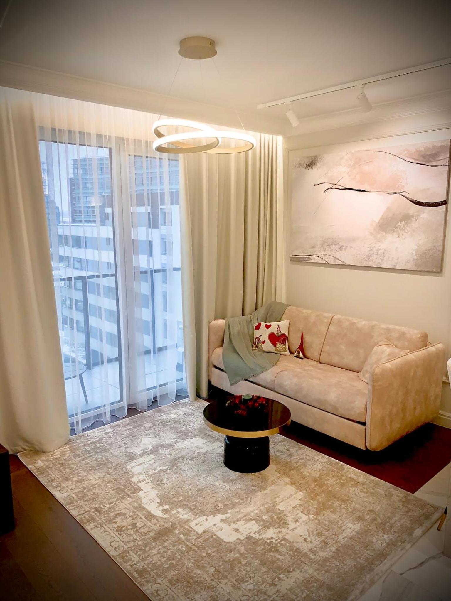 New luxury apartment & free parking view 4