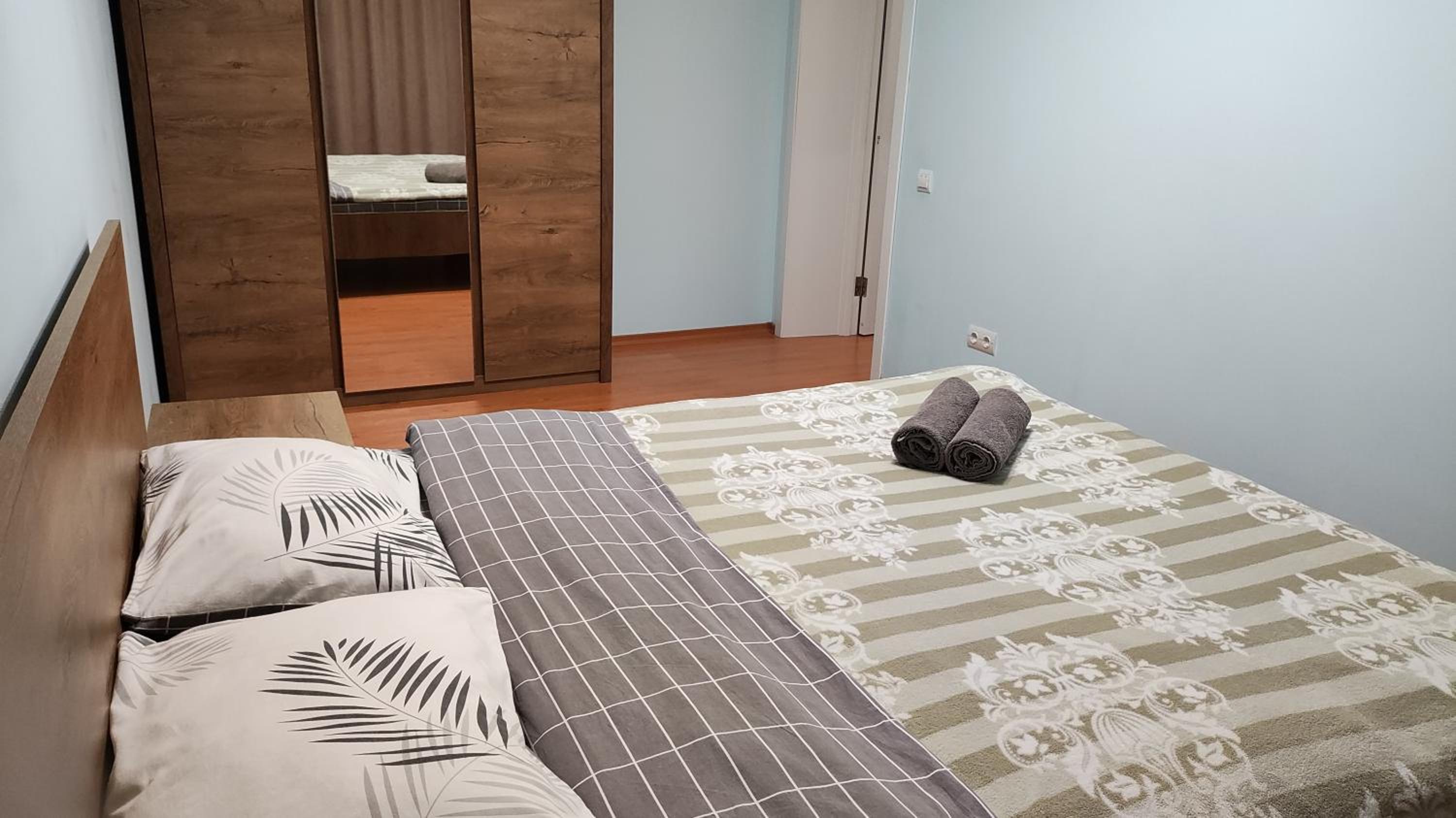 Запорізька 19 City Rooms