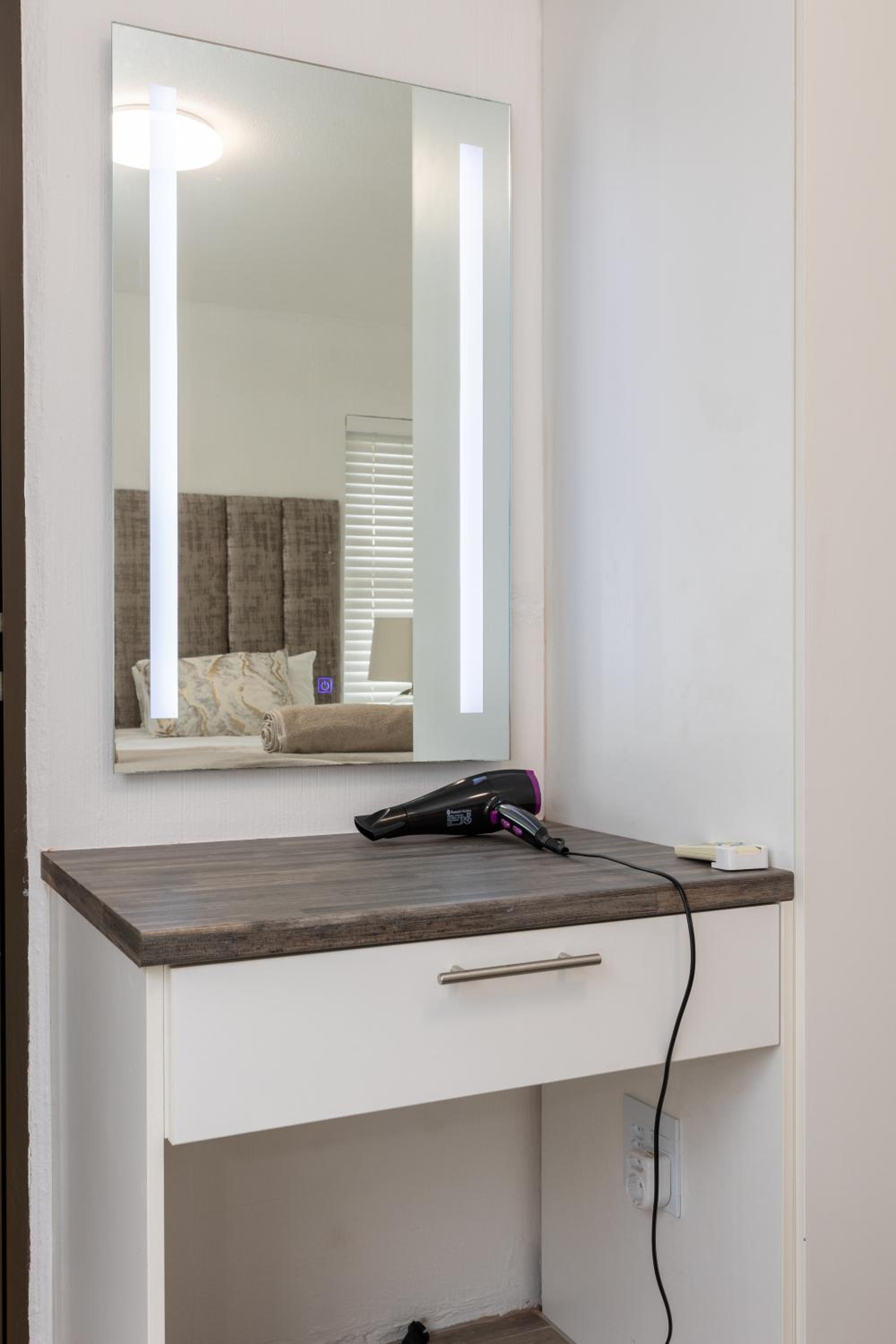 67 The Shades - Luxury Apartment in Umhlanga - Airconditioning throughout and Inverter