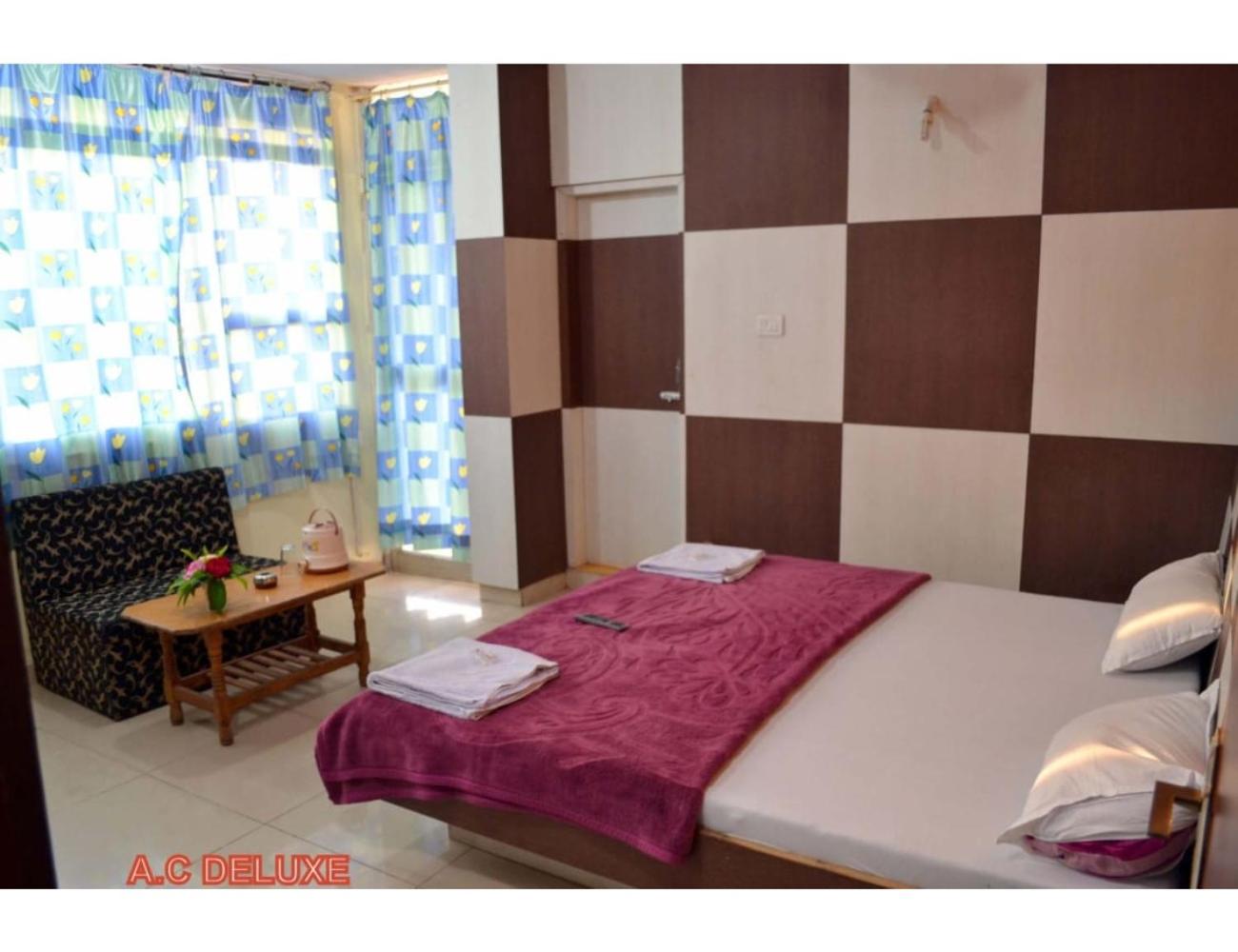 Hotel Saket, Pachmarhi view 5