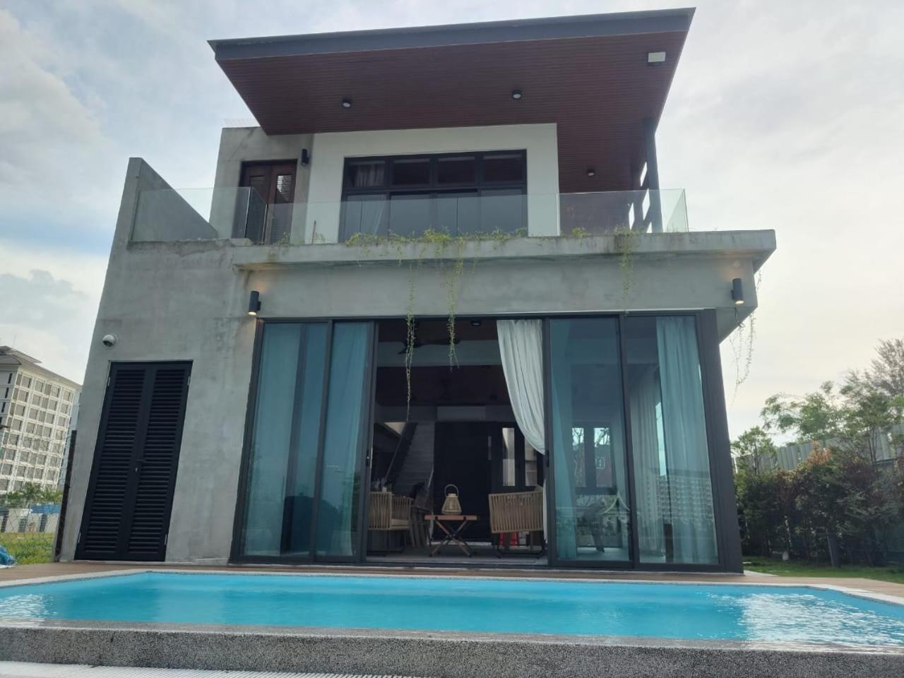 Ocean Nadi 4 Bedrooms Beachfront Villa PD