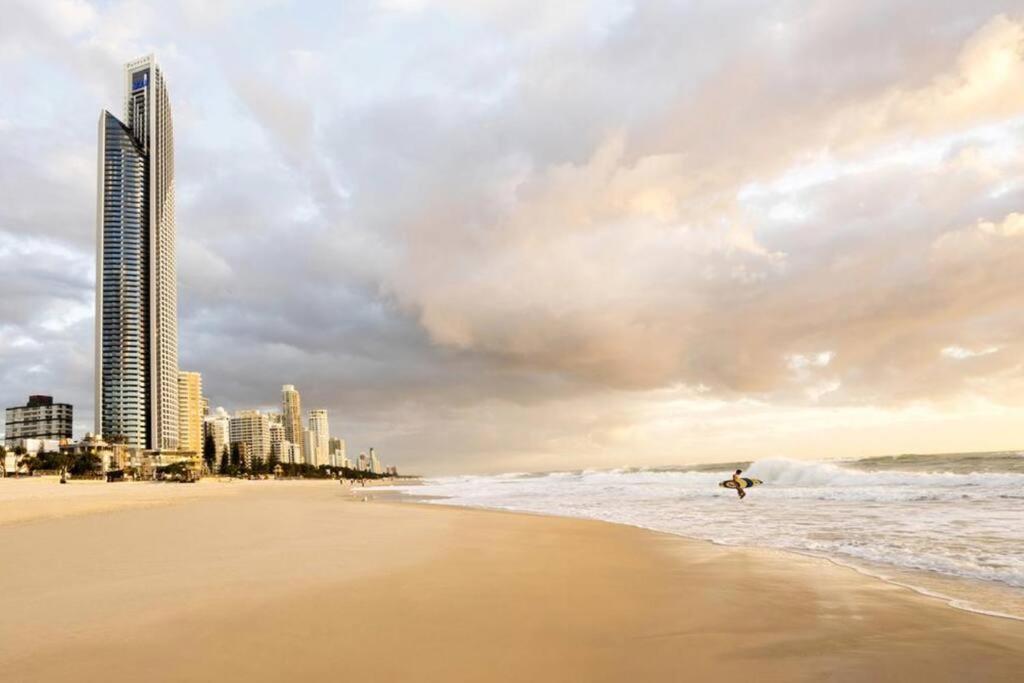 Freddies Pet-Friendly Apt Steps to Beach