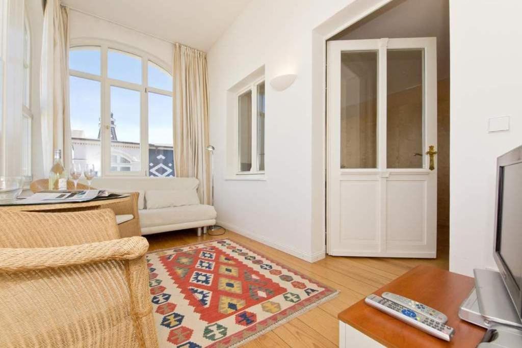 Villa Artemis, 10 Patras