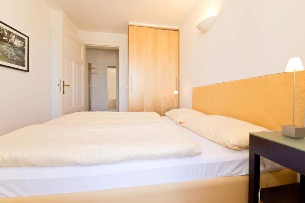 Villa Artemis, 10 Patras