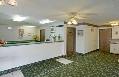 Miscellaneous Market Vacations - Americas Best Value Inn West Frankfort - Property Image 2