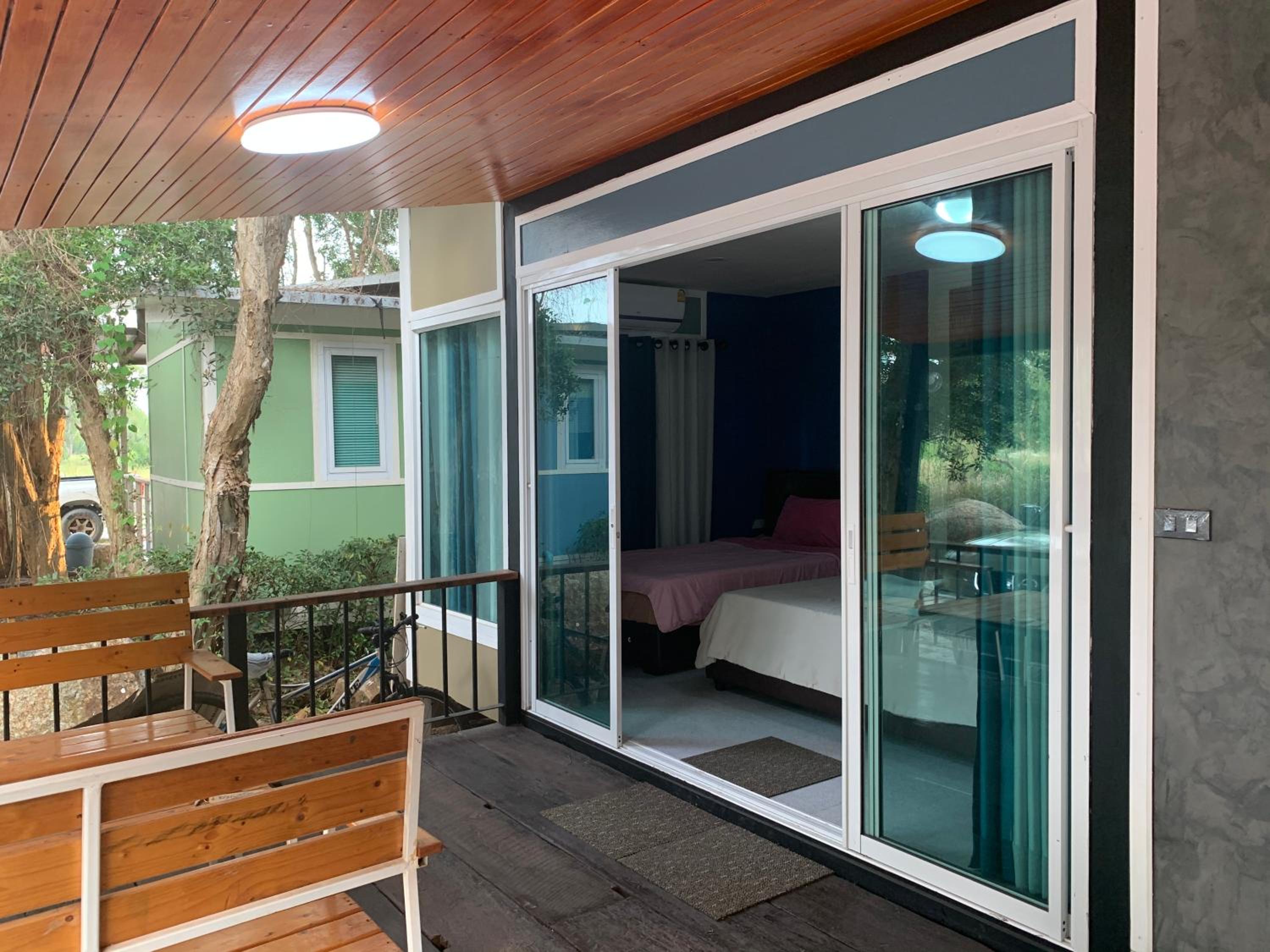 Rayonghouse Resort