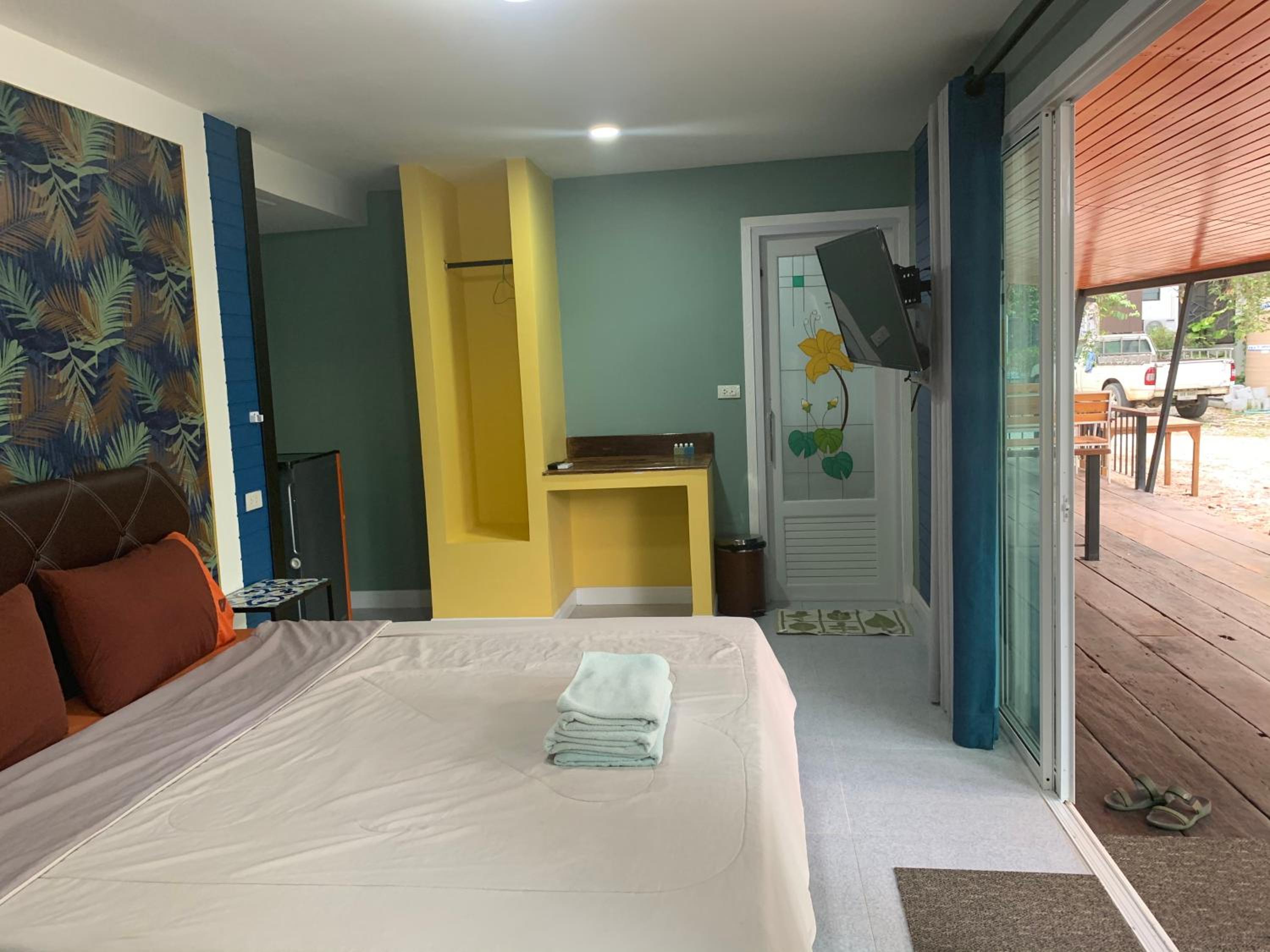 Rayonghouse Resort