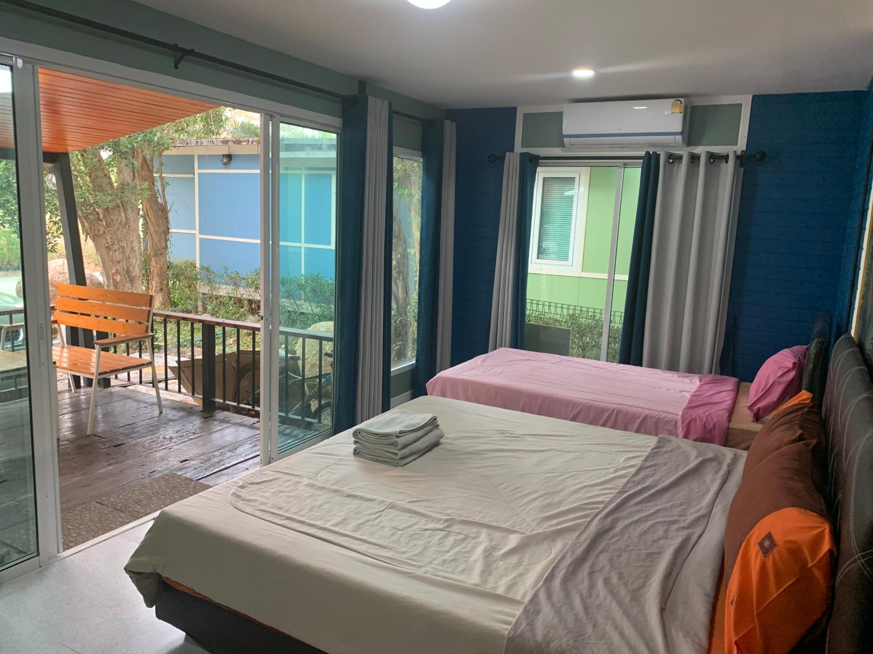 Rayonghouse Resort
