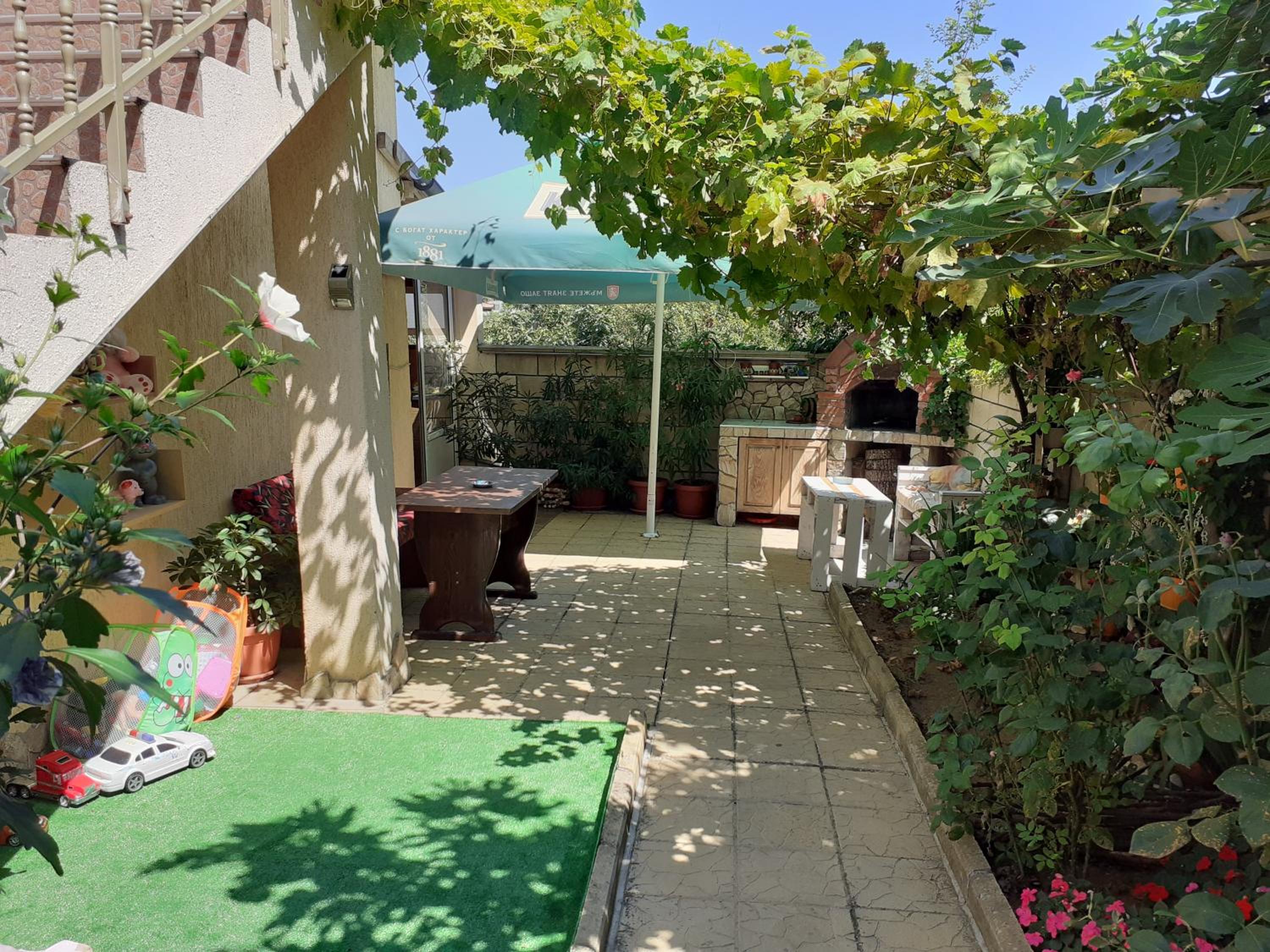 Eleonor Guest House