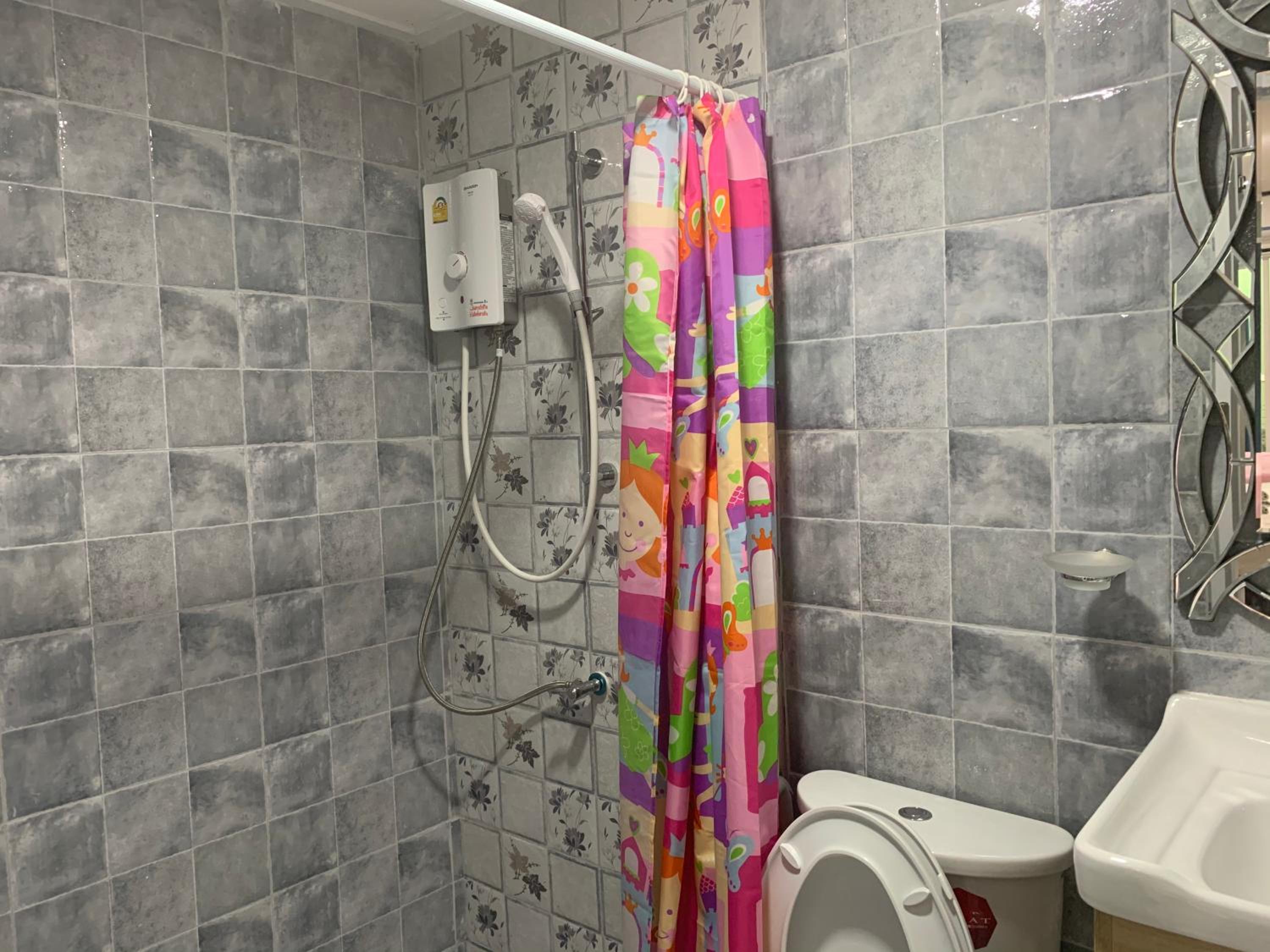 Rayonghouse Resort