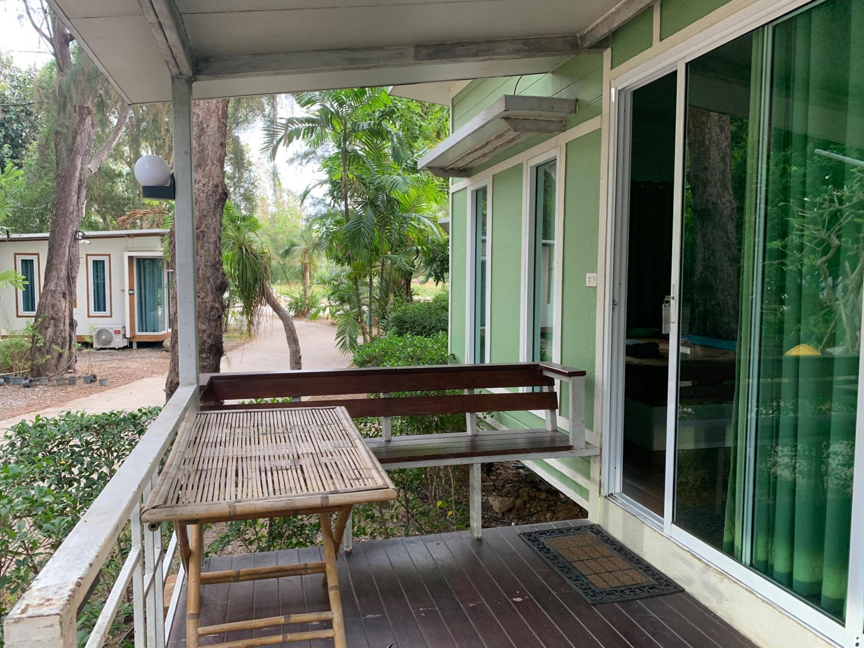 Rayonghouse Resort