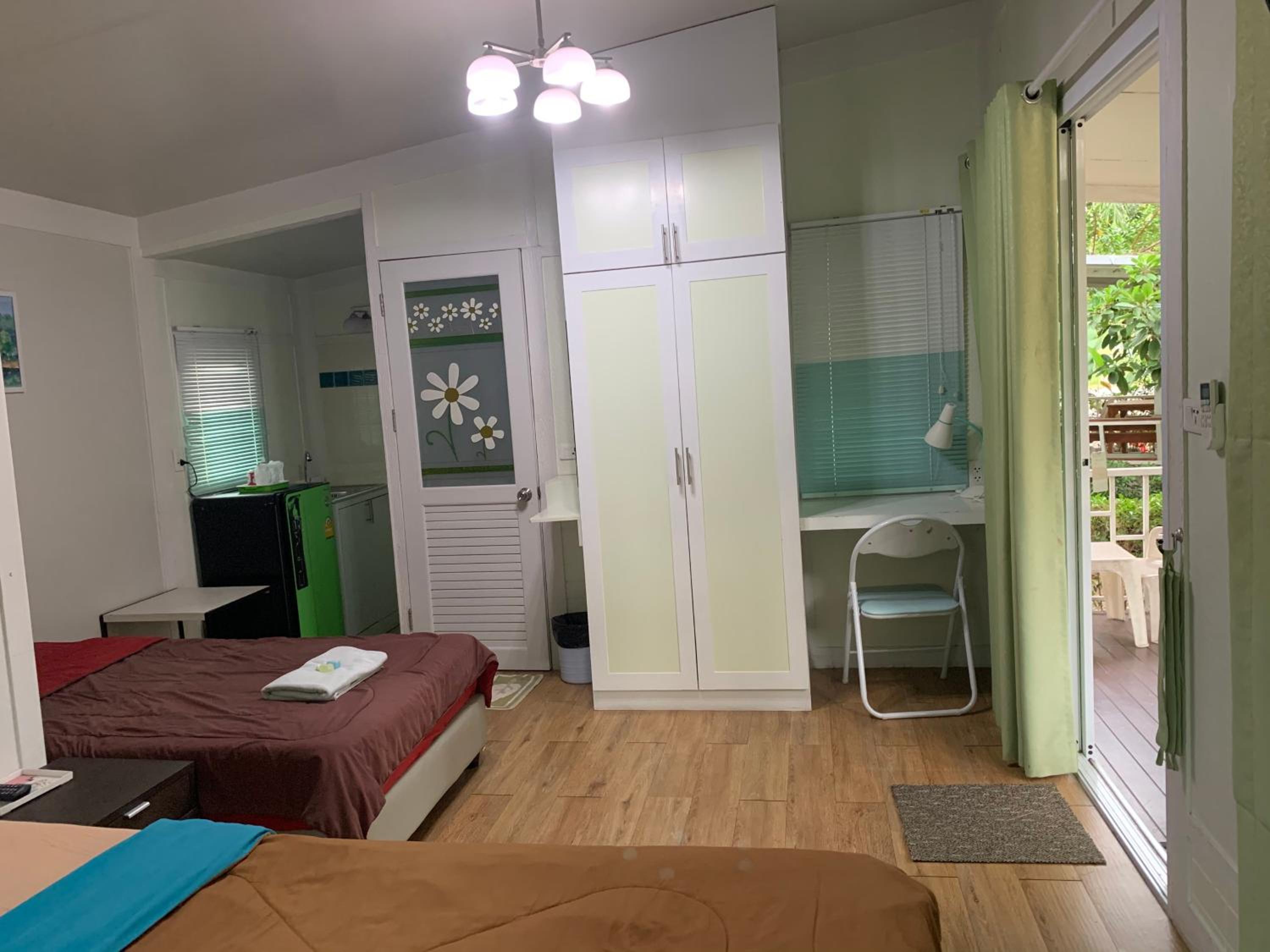 Rayonghouse Resort
