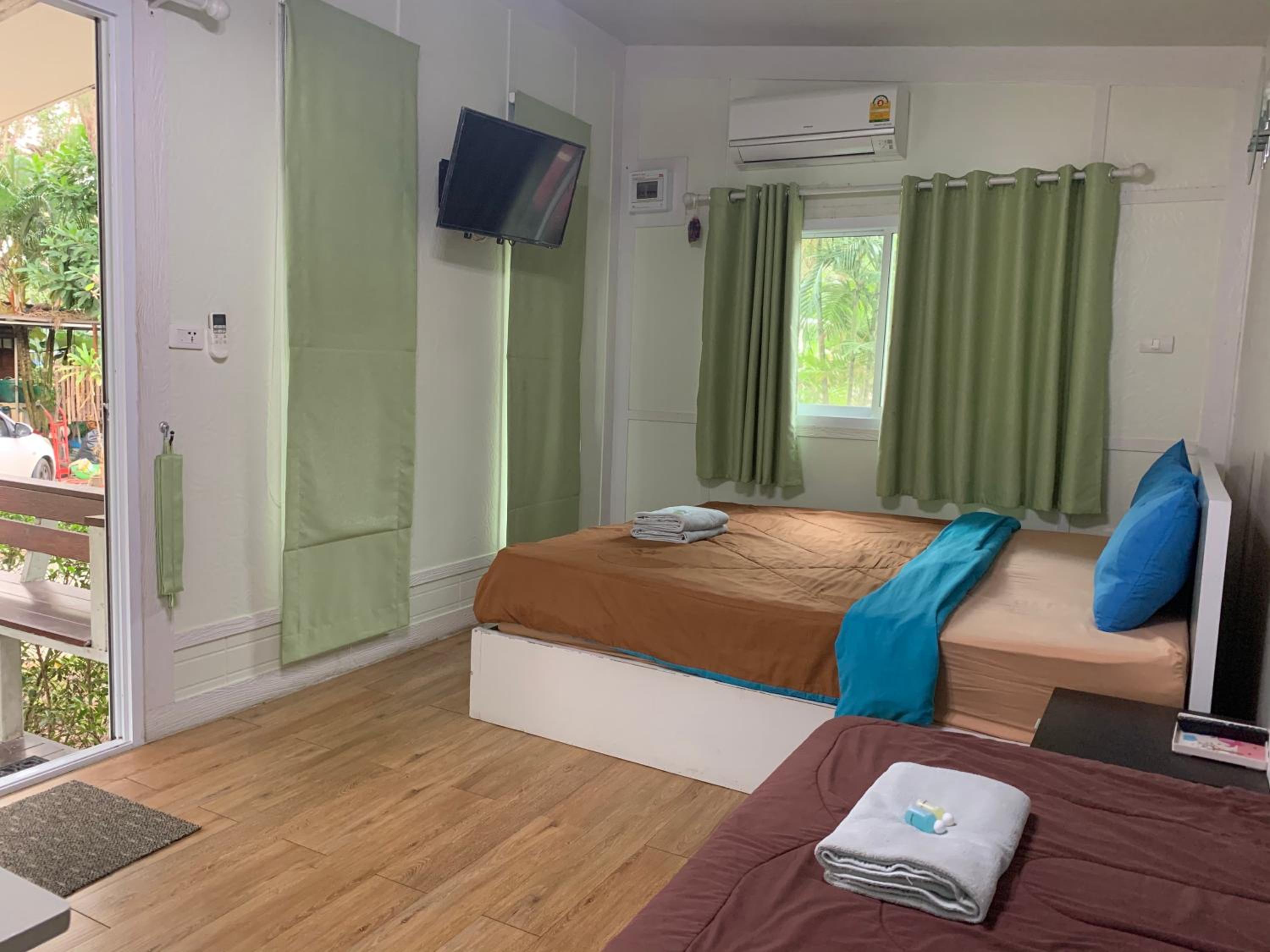 Rayonghouse Resort