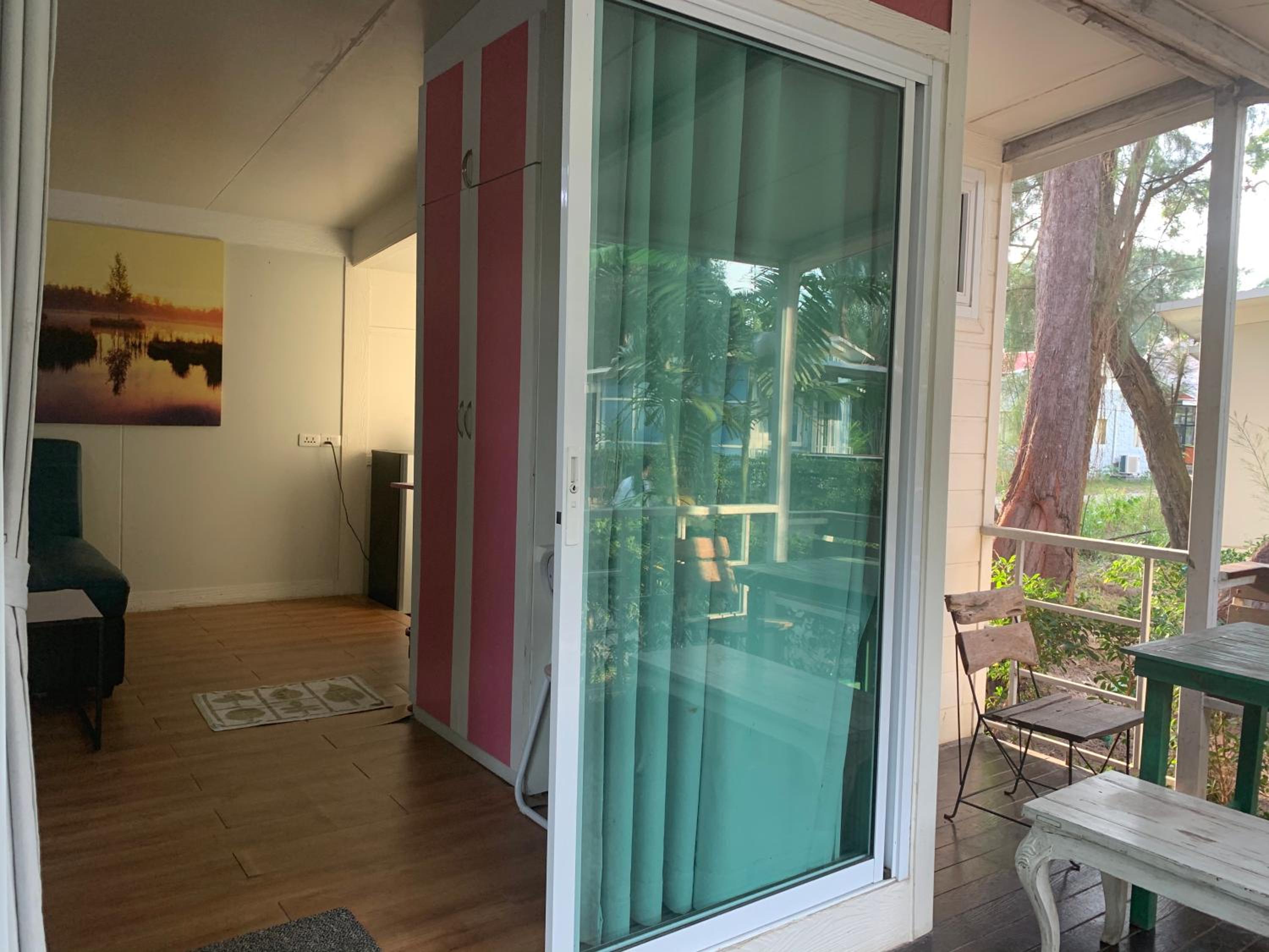 Rayonghouse Resort