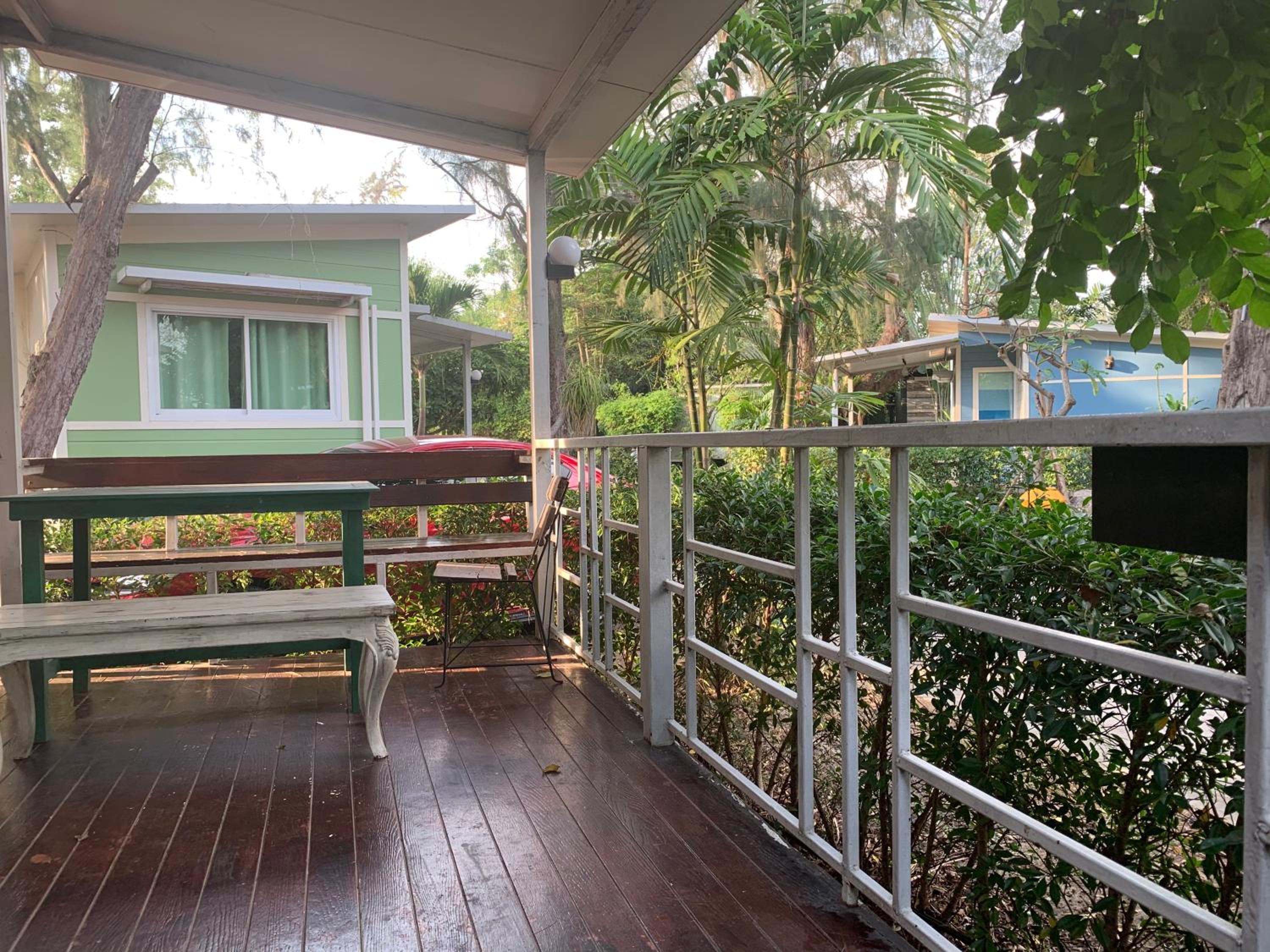 Rayonghouse Resort