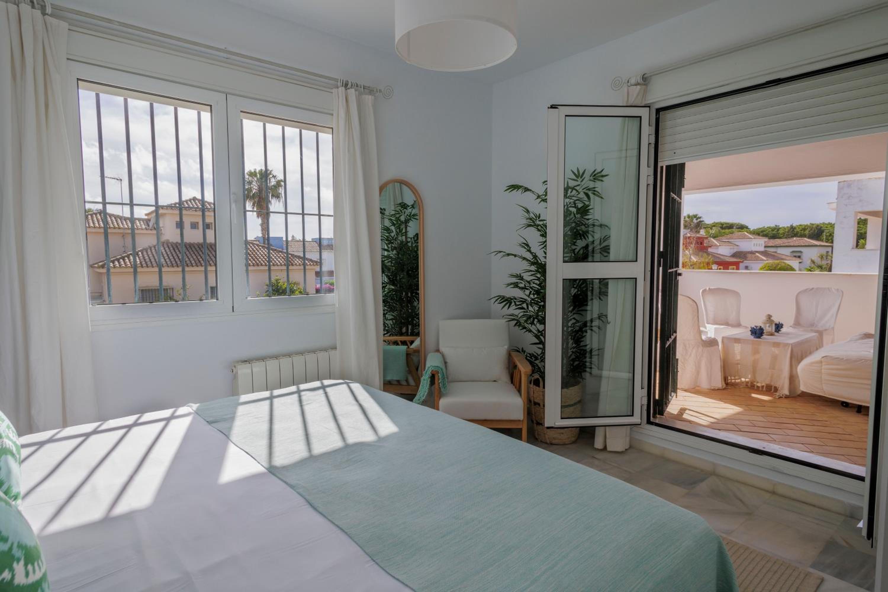 GINVA - Villa Puerto Sherry view 4