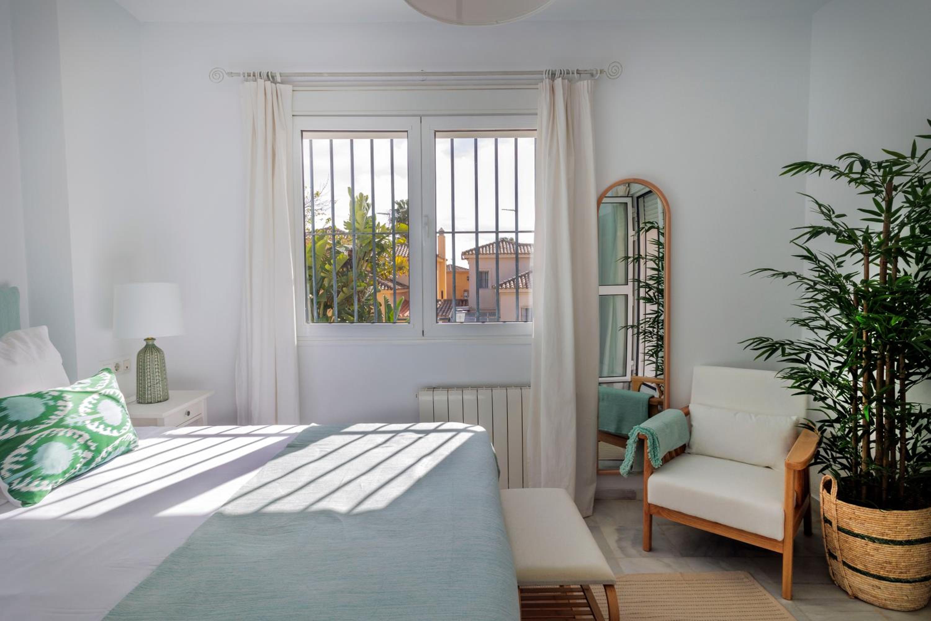 GINVA - Villa Puerto Sherry view 2