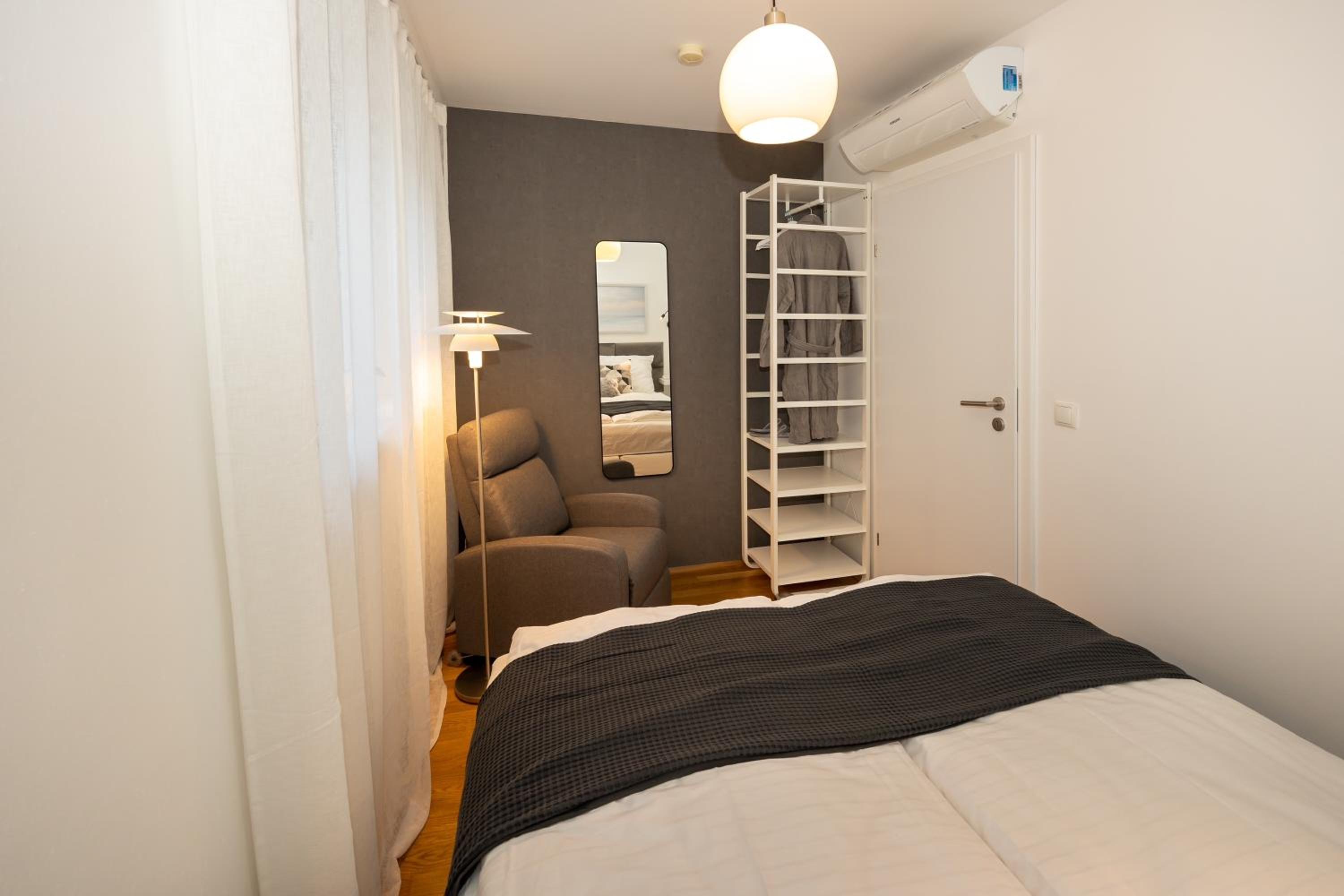 Rooftop cozy apartment near innerstadt with AC