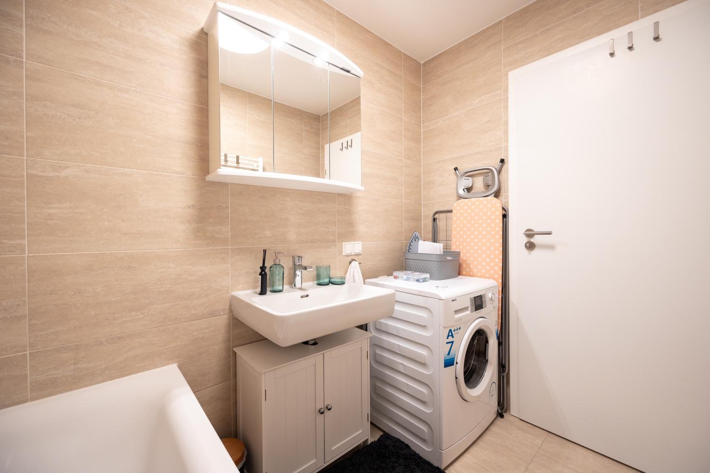 Rooftop cozy apartment near innerstadt with AC