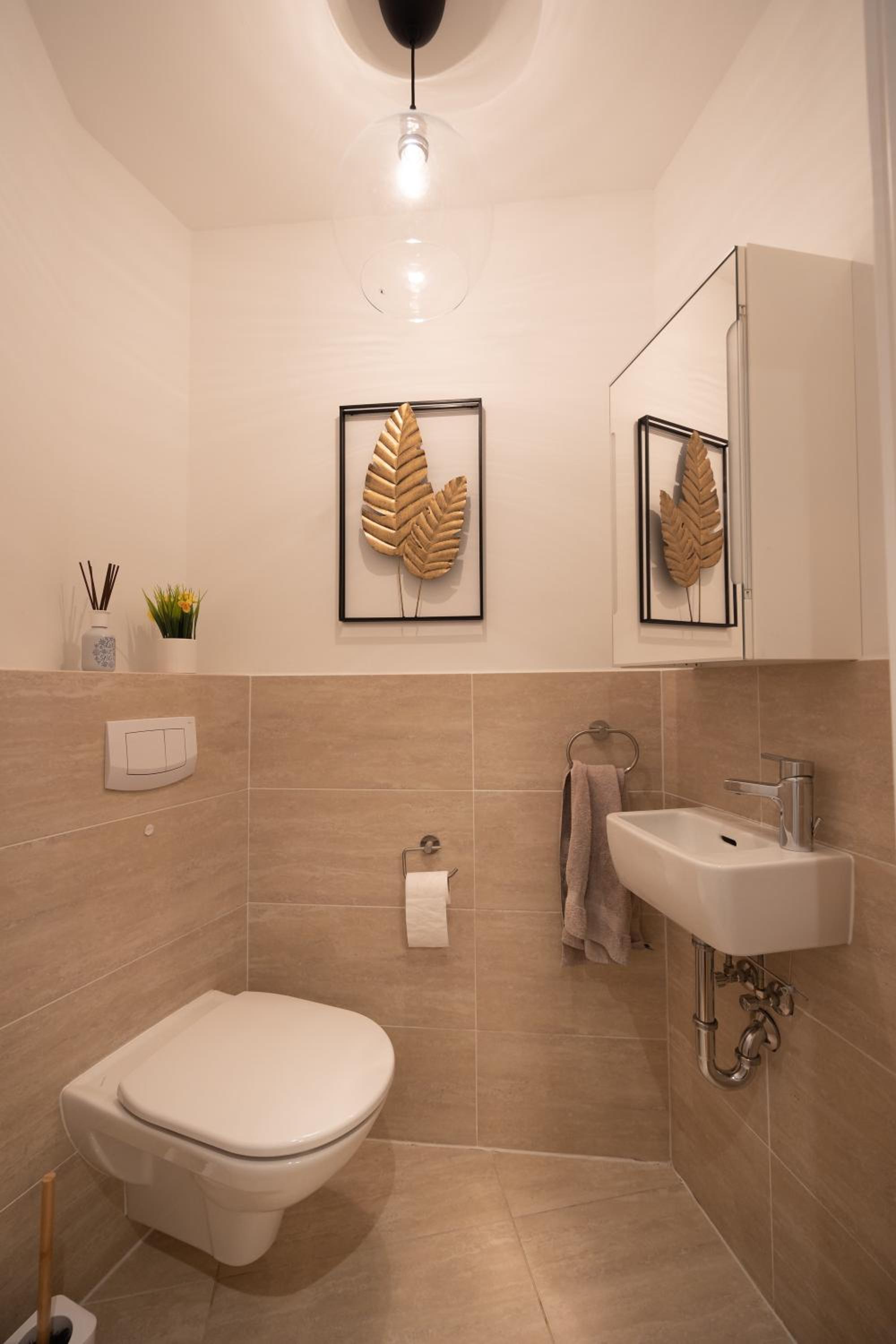 Rooftop cozy apartment near innerstadt with AC